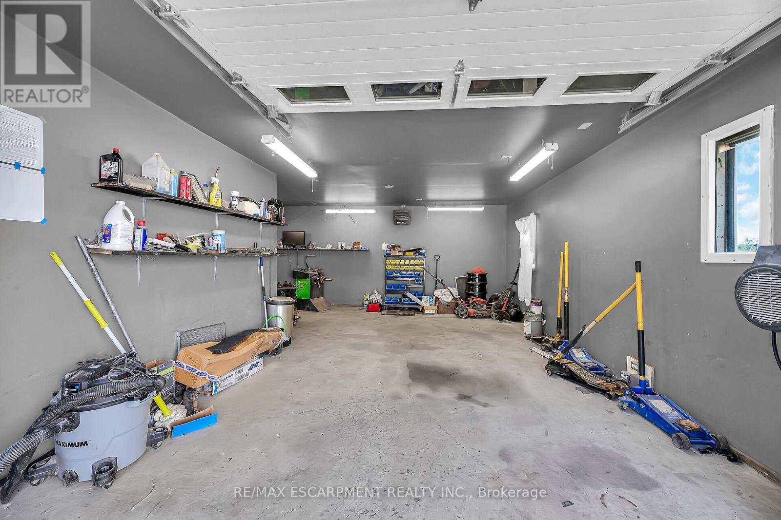 2918 Upper James Street, Hamilton (Airport Employment Area), Ontario  L0R 1W0 - Photo 16 - X12973948