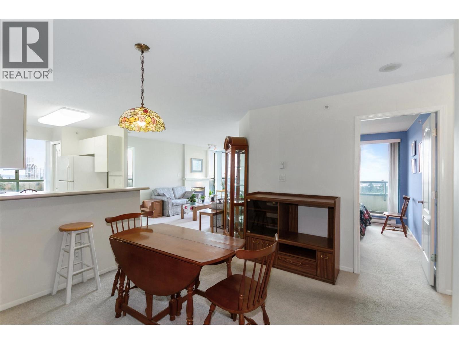 906 6622 Southoaks Crescent, Burnaby, British Columbia  V5E 4K2 - Photo 4 - R3107998