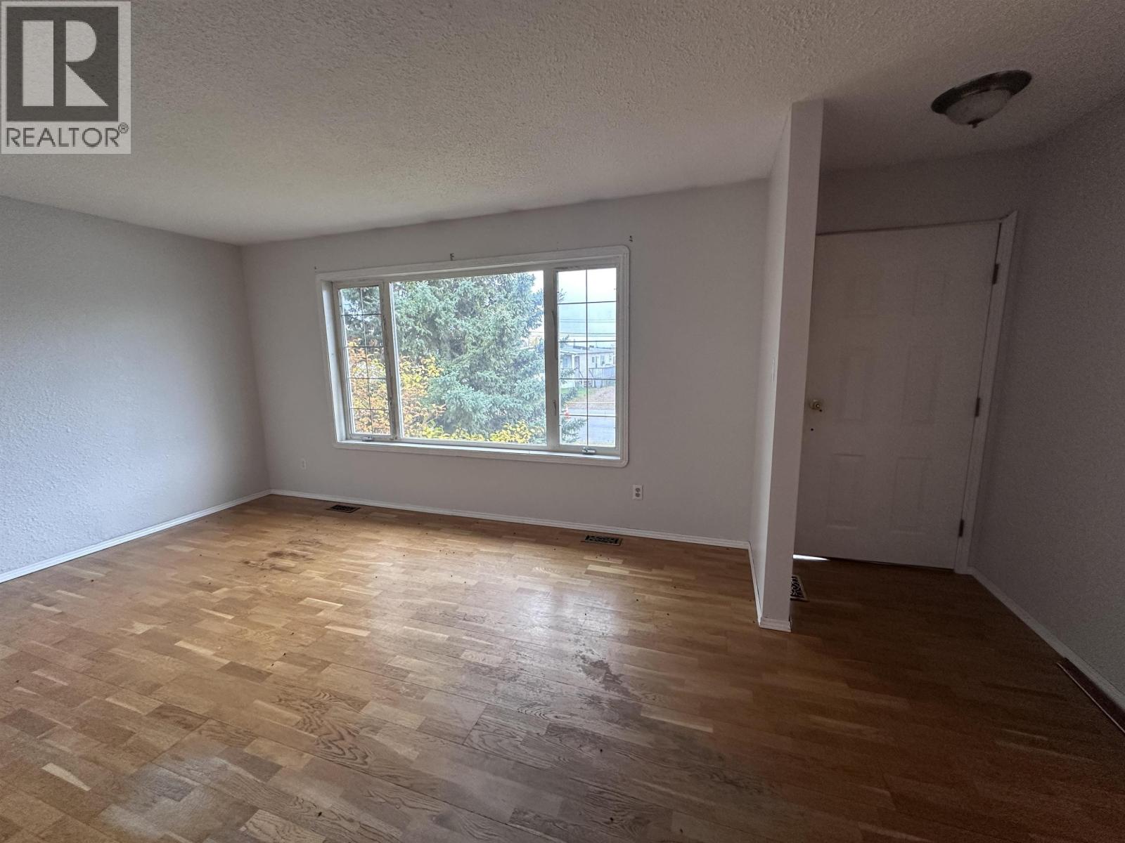 3916 Cottonwood Road, Fort Nelson, British Columbia  V0C 1R0 - Photo 6 - R3109521