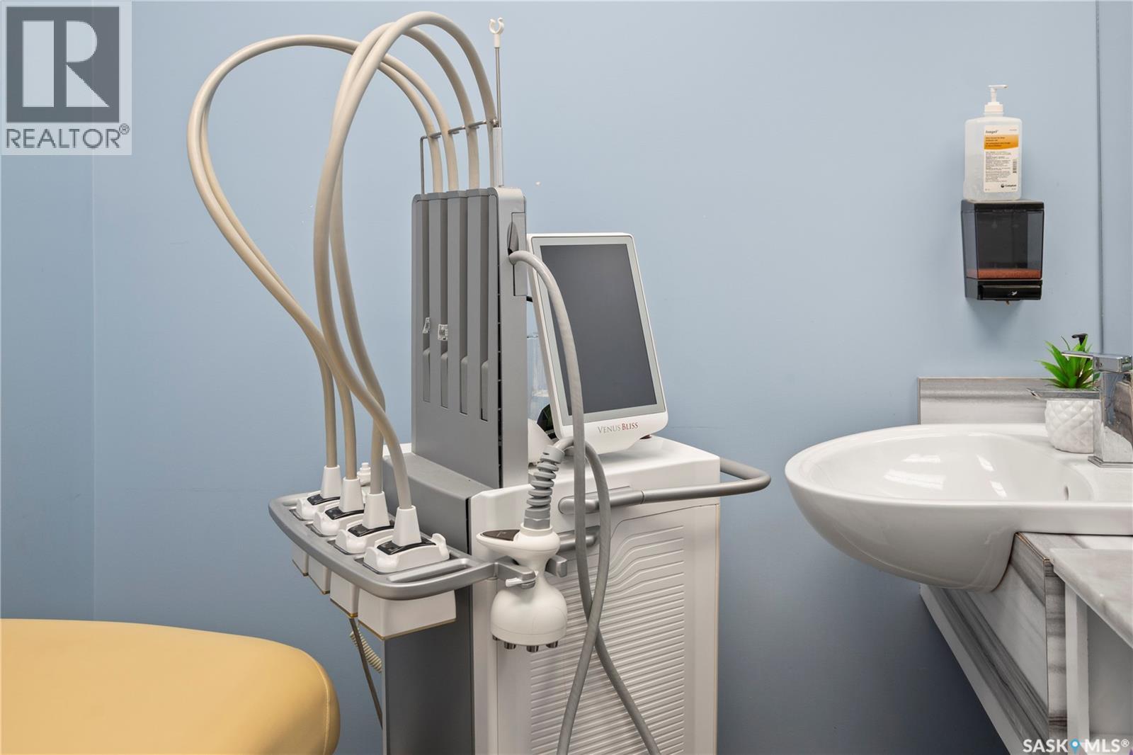 394 University Park Drive, Regina, Saskatchewan  S4V 0Y8 - Photo 6 - SK032423