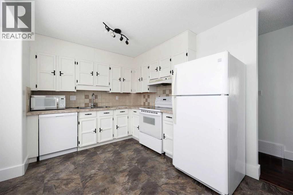 218 Maclaren Crescent, Fort Mcmurray, Alberta  T9K 1J8 - Photo 8 - A2292549