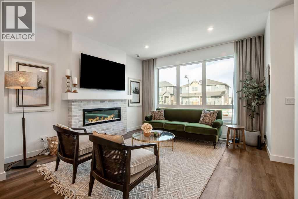 199 Annette Landing, Calgary, Alberta  T3R 2K2 - Photo 2 - A2284190