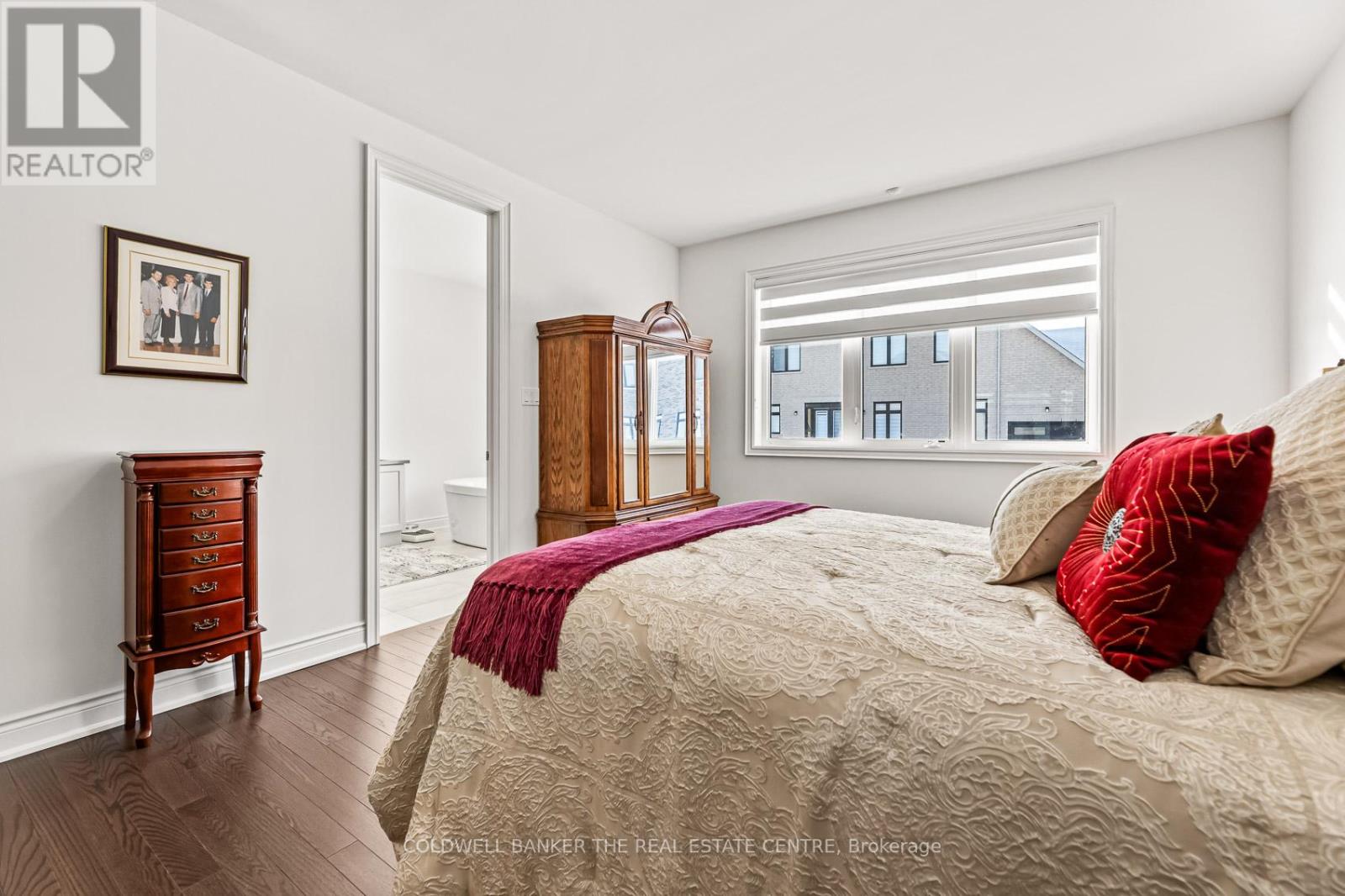 28 Bellflower Crescent, Adjala-Tosorontio, Ontario  L0G 1W0 - Photo 17 - N12984010