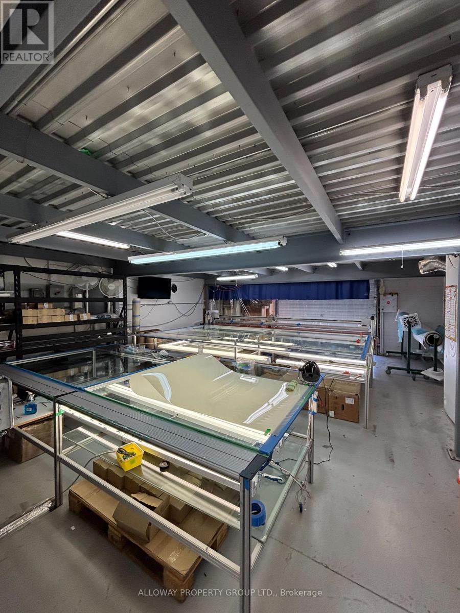 5 - 1260 Journey's End Circle, Newmarket, Ontario  L3Y 8Z7 - Photo 6 - N12984138