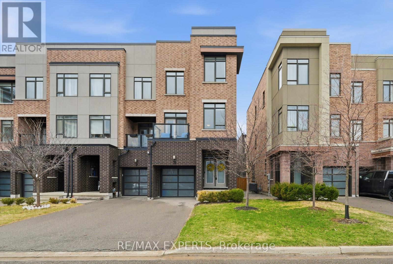 11 FANCAMP DRIVE, Vaughan, Ontario