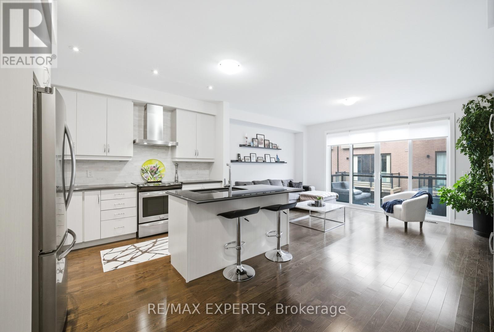 11 Fancamp Drive, Vaughan, Ontario  L6A 4Z2 - Photo 10 - N12984174