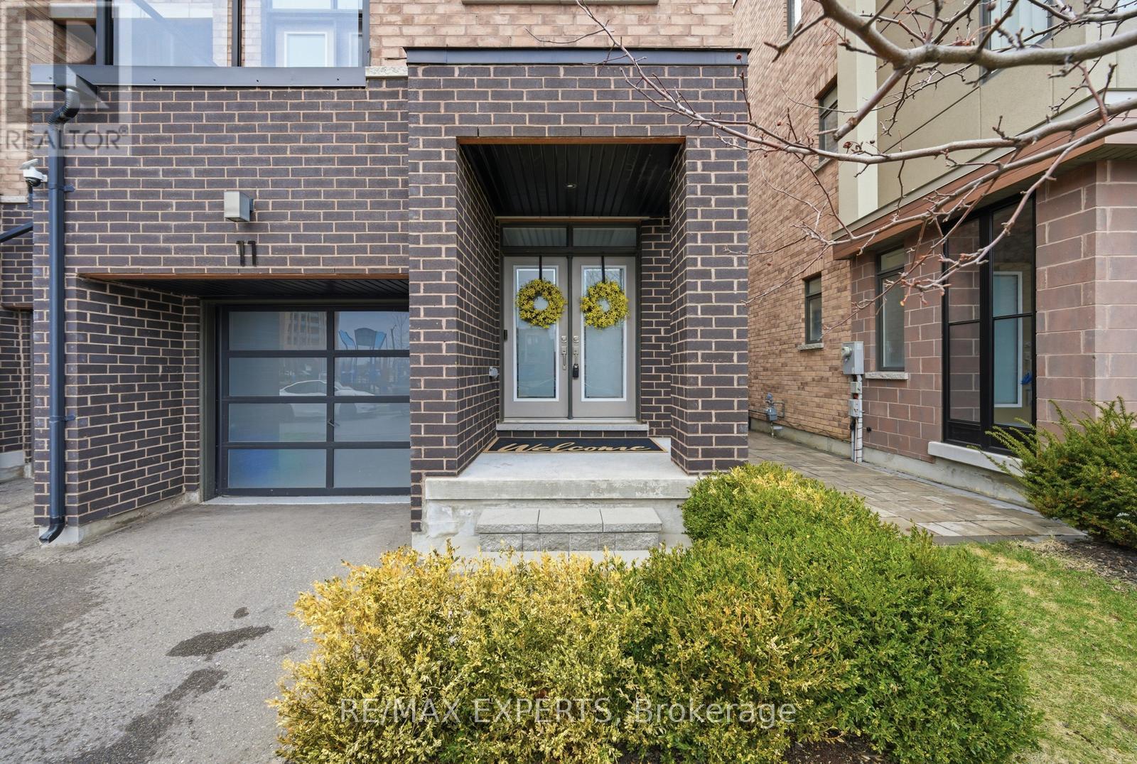 11 Fancamp Drive, Vaughan, Ontario  L6A 4Z2 - Photo 5 - N12984174