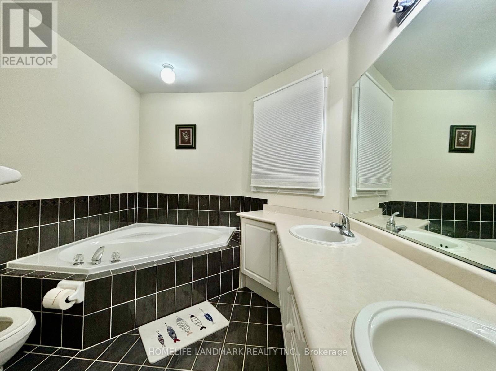 79 Boxwood Crescent, Markham (Rouge Fairways), Ontario  L3S 3V1 - Photo 10 - N12984212