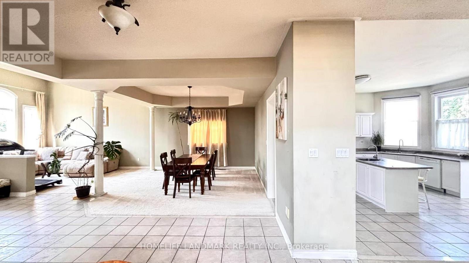 79 Boxwood Crescent, Markham (Rouge Fairways), Ontario  L3S 3V1 - Photo 3 - N12984212