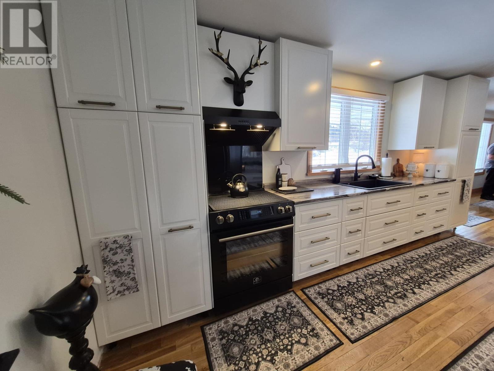 34 Redwing Ave, Manitouwadge, Ontario  P0T 2C0 - Photo 13 - TB2600666