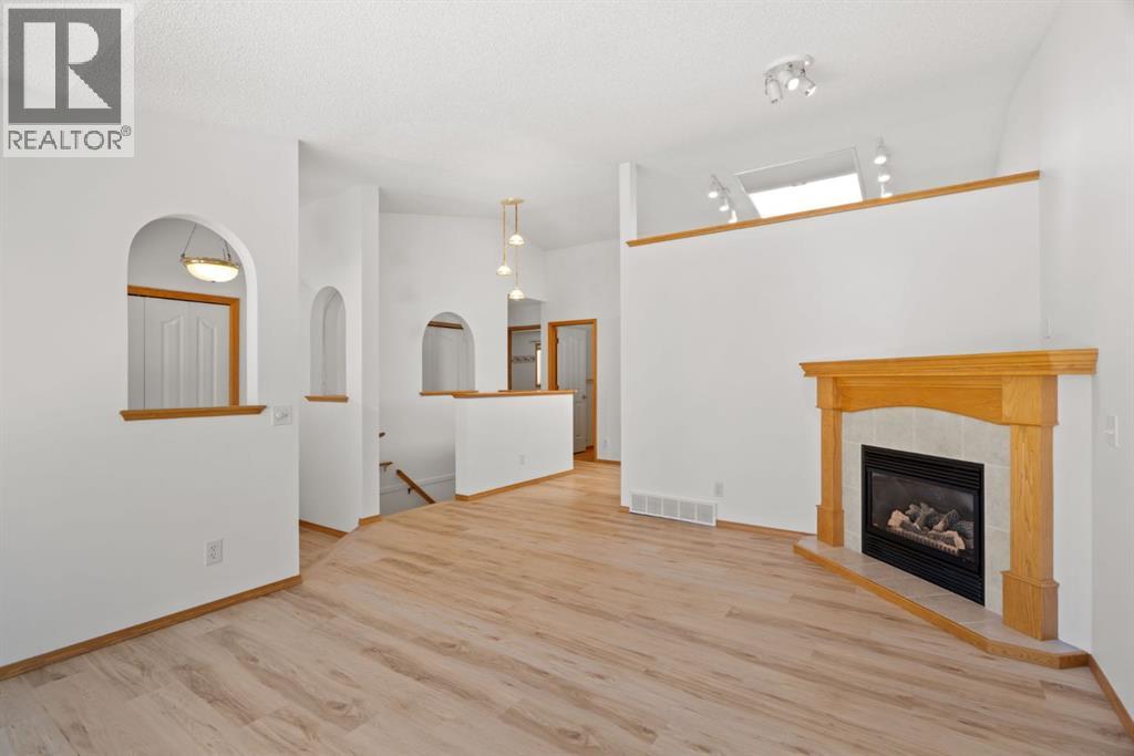 219 Quigley Drive, Cochrane, Alberta  T4C 1T3 - Photo 7 - A2299527