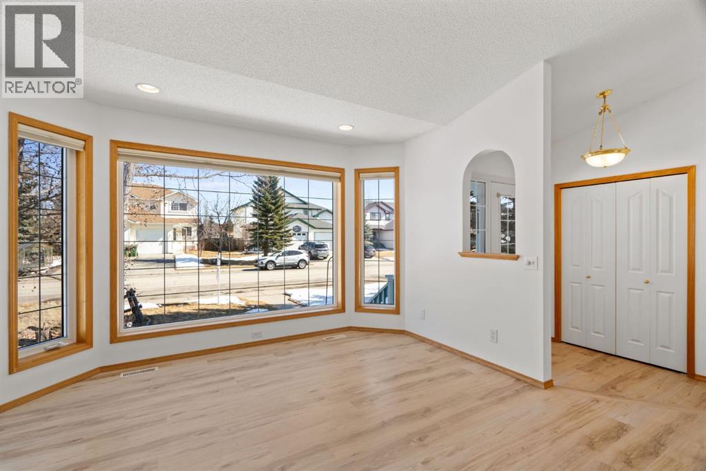 219 Quigley Drive, Cochrane, Alberta  T4C 1T3 - Photo 6 - A2299527