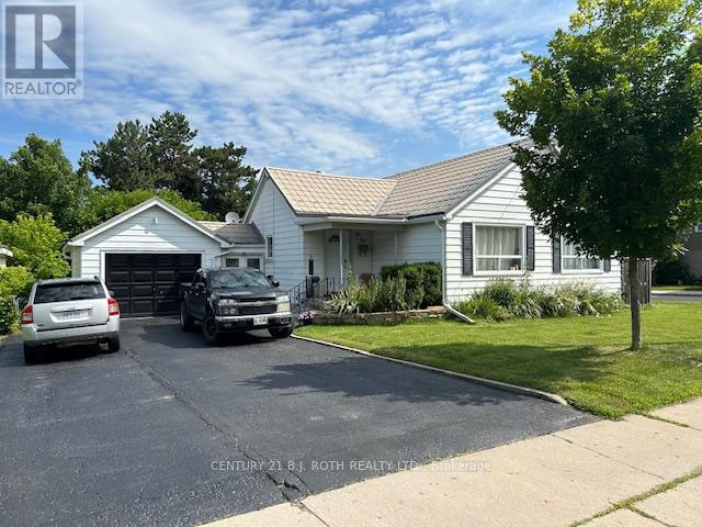 121 CUMBERLAND STREET, Barrie, Ontario