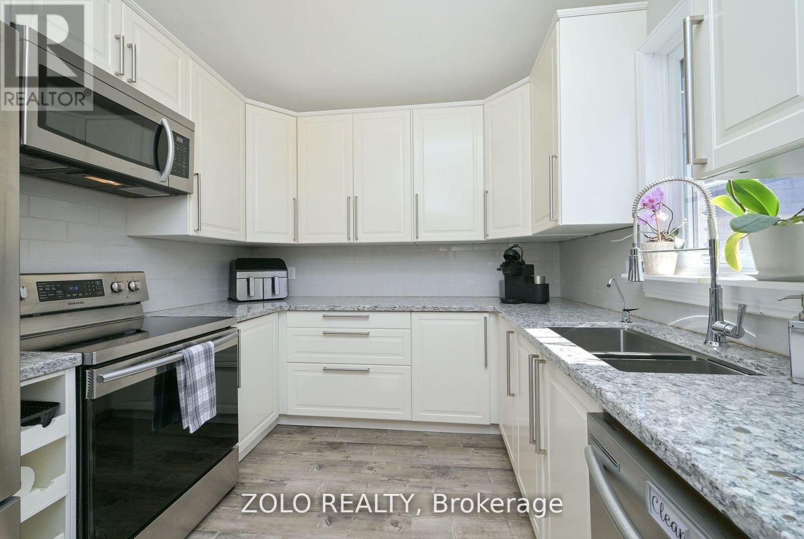 28 Broadmoor Avenue, Barrie, Ontario  L4N 3M9 - Photo 7 - S12984048