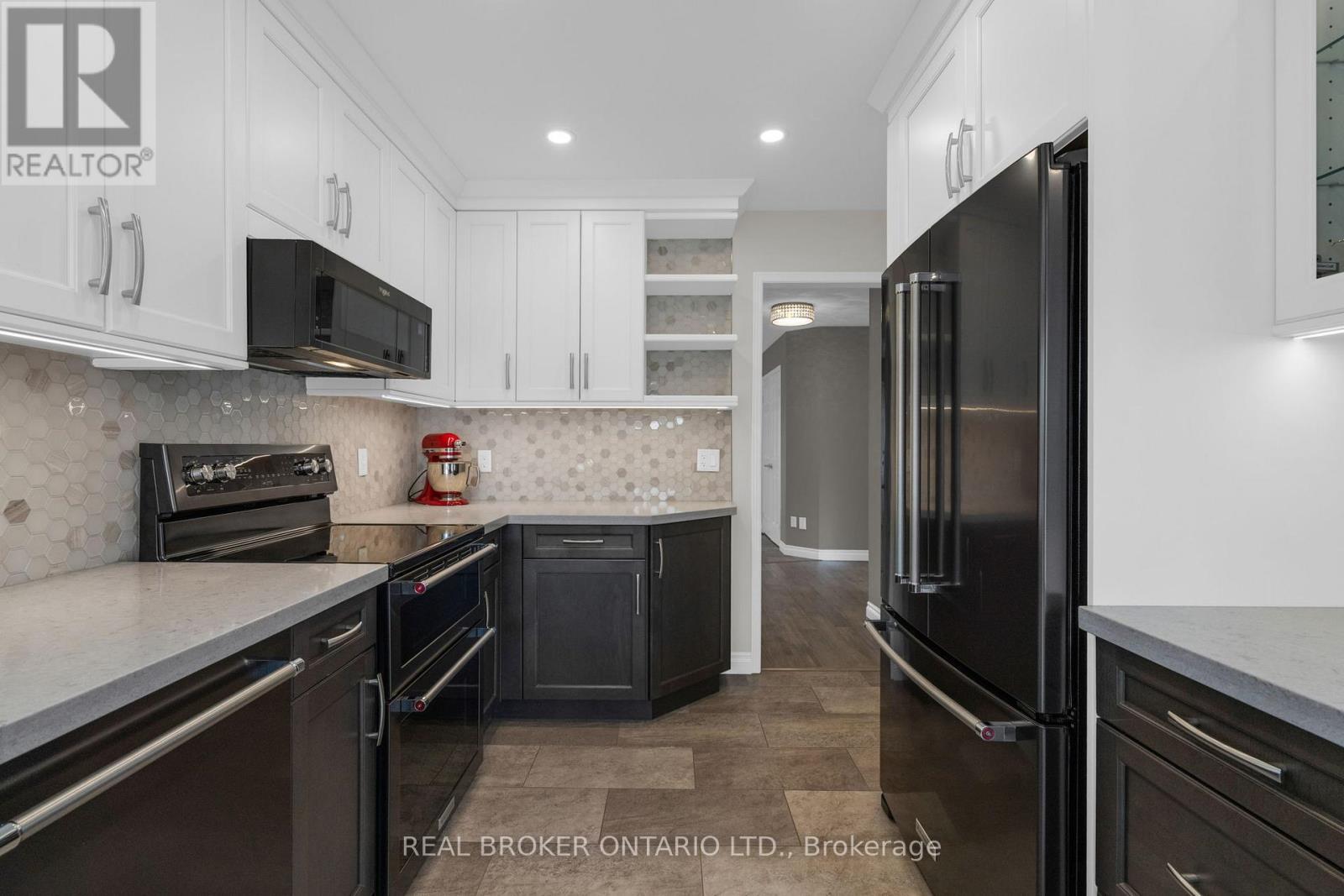 53 Taylor Drive, Barrie, Ontario  L4N 8K6 - Photo 11 - S12984096