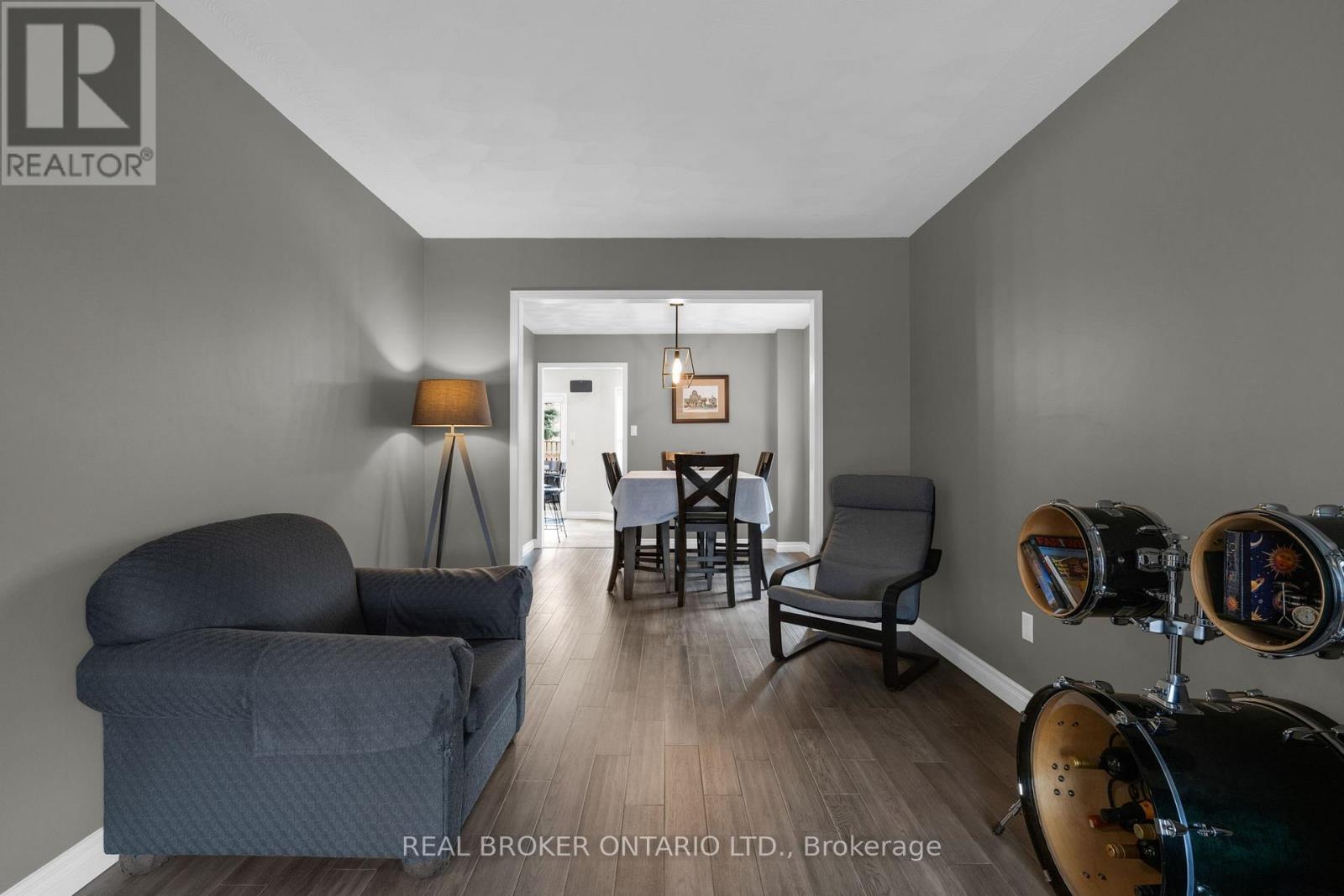 53 Taylor Drive, Barrie, Ontario  L4N 8K6 - Photo 12 - S12984096