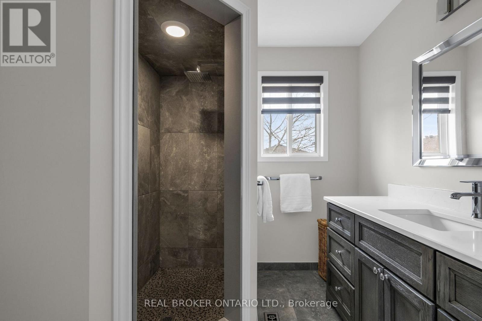 53 Taylor Drive, Barrie, Ontario  L4N 8K6 - Photo 19 - S12984096