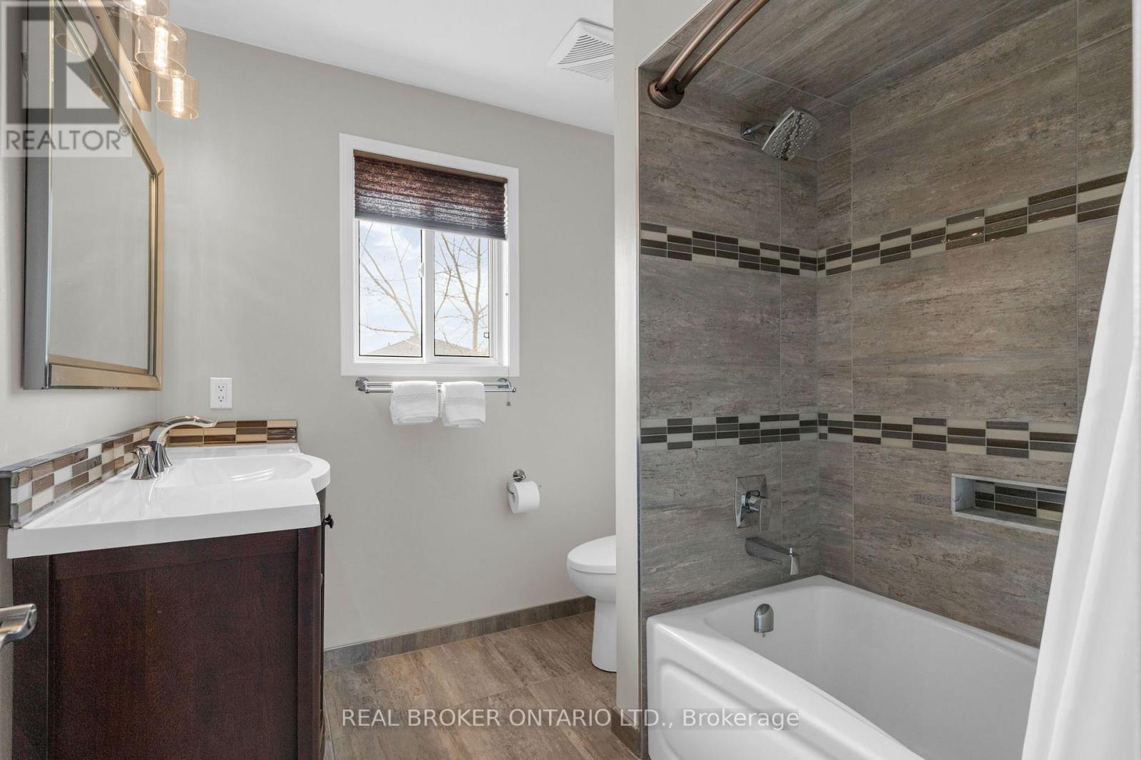 53 Taylor Drive, Barrie, Ontario  L4N 8K6 - Photo 23 - S12984096