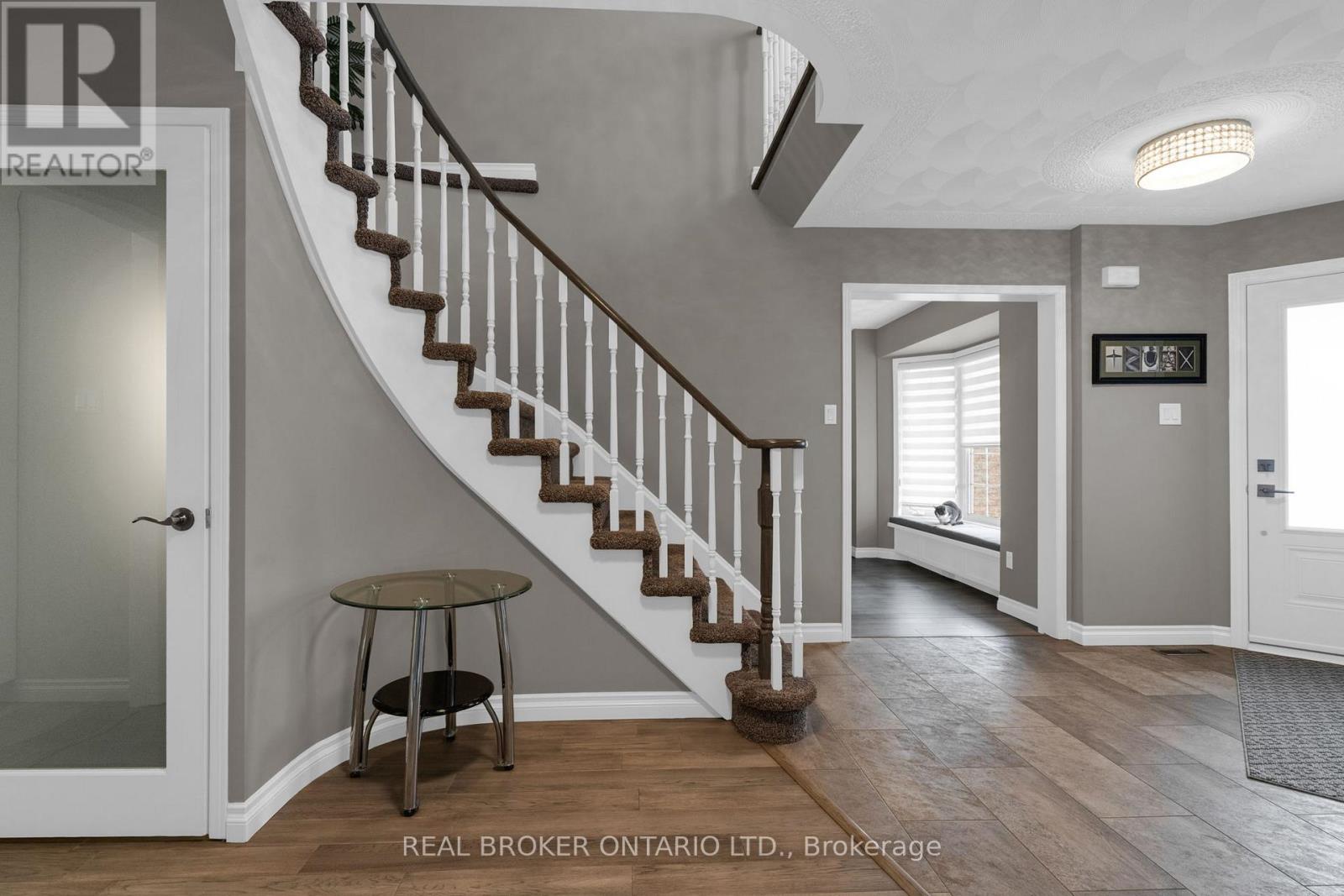 53 Taylor Drive, Barrie, Ontario  L4N 8K6 - Photo 6 - S12984096