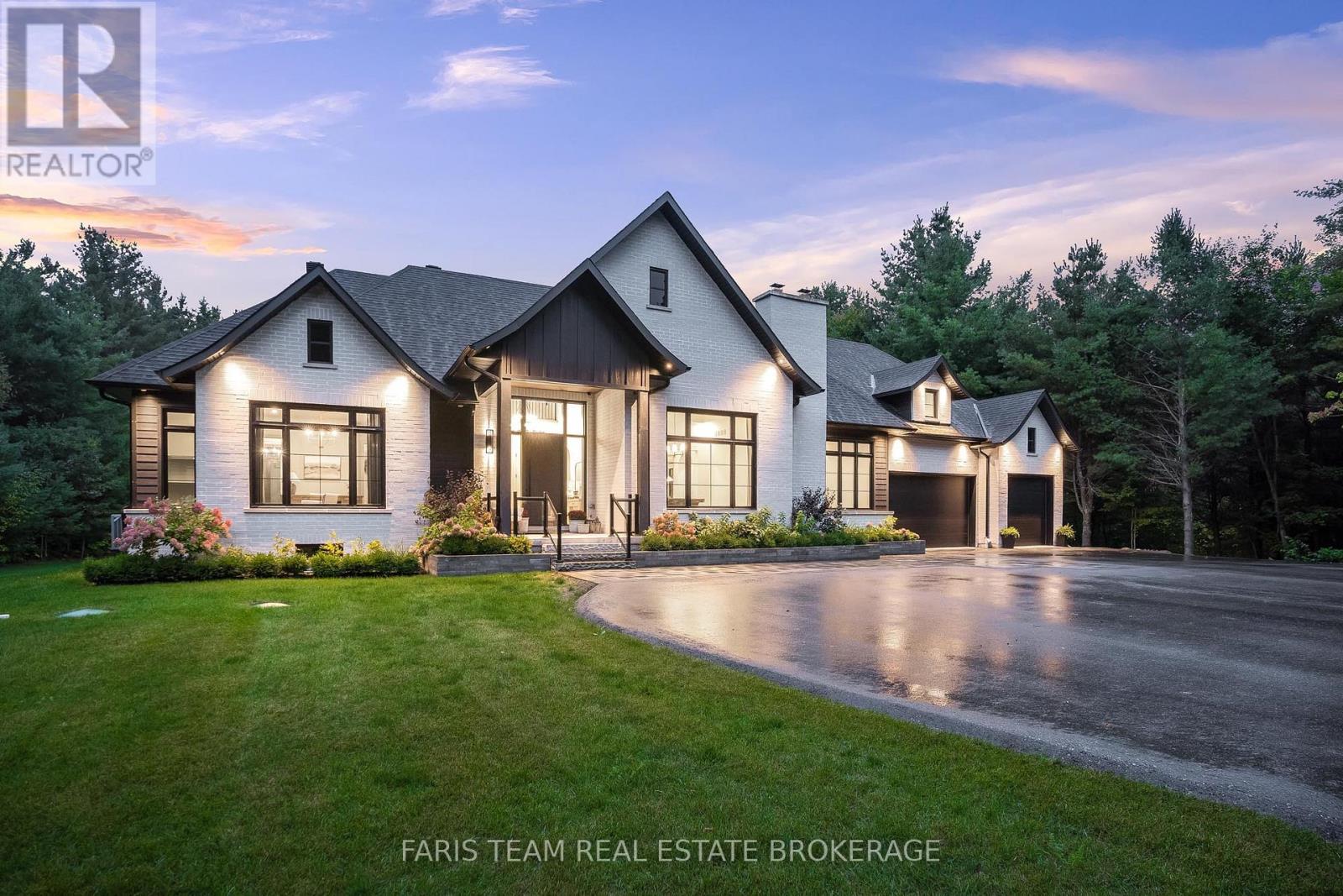 4 SYCAMORE CIRCLE, Springwater, Ontario