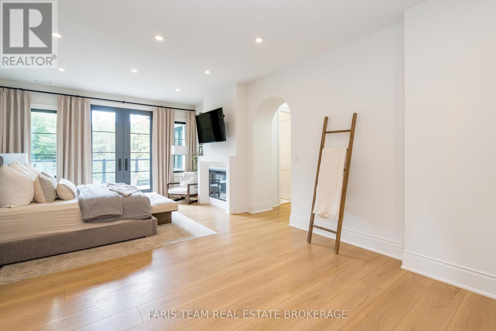 4 Sycamore Circle, Springwater, Ontario  L0L 2K0 - Photo 26 - S12984106