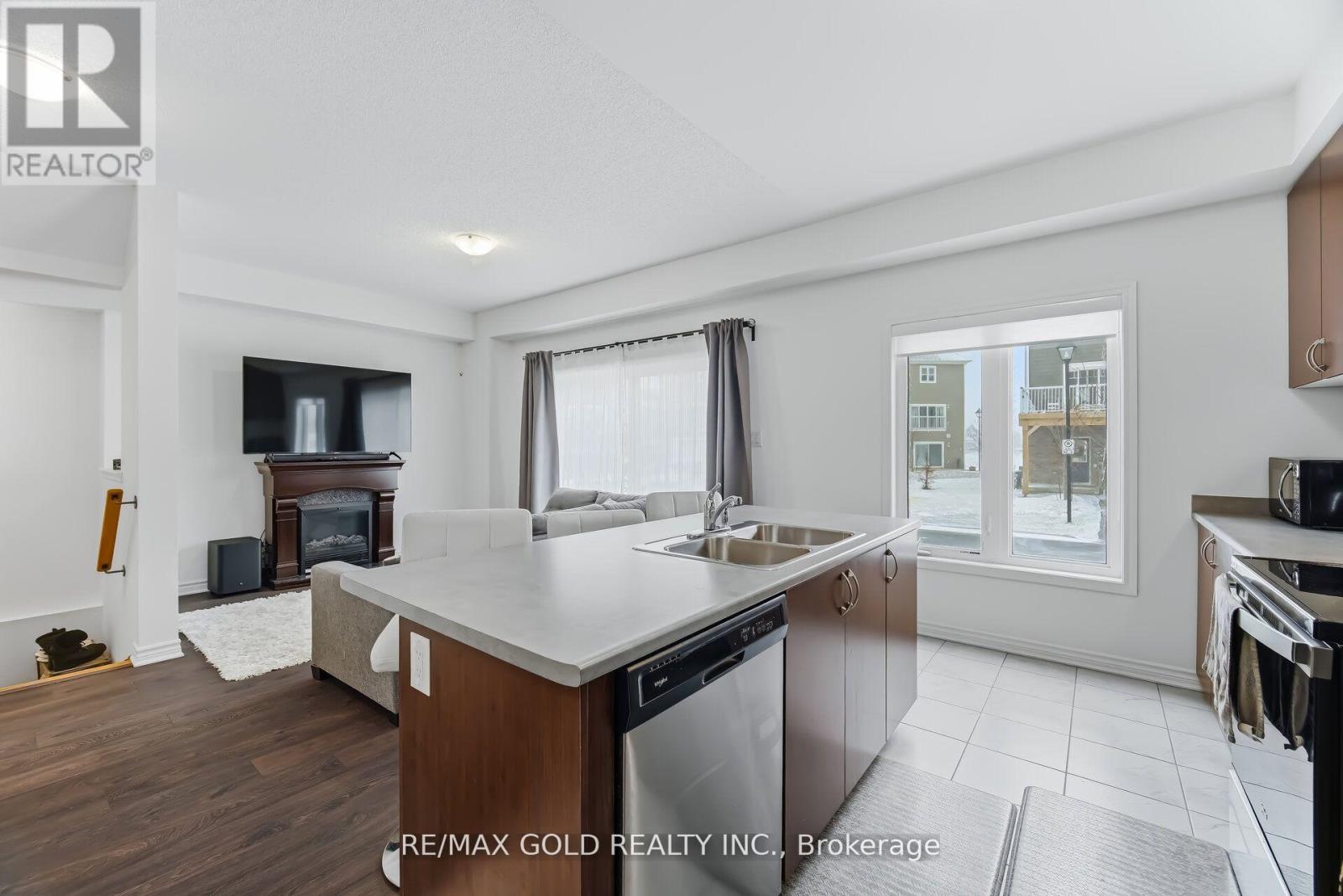 30 Hills Thistle Drive, Wasaga Beach, Ontario  L9E 0J3 - Photo 13 - S12984152