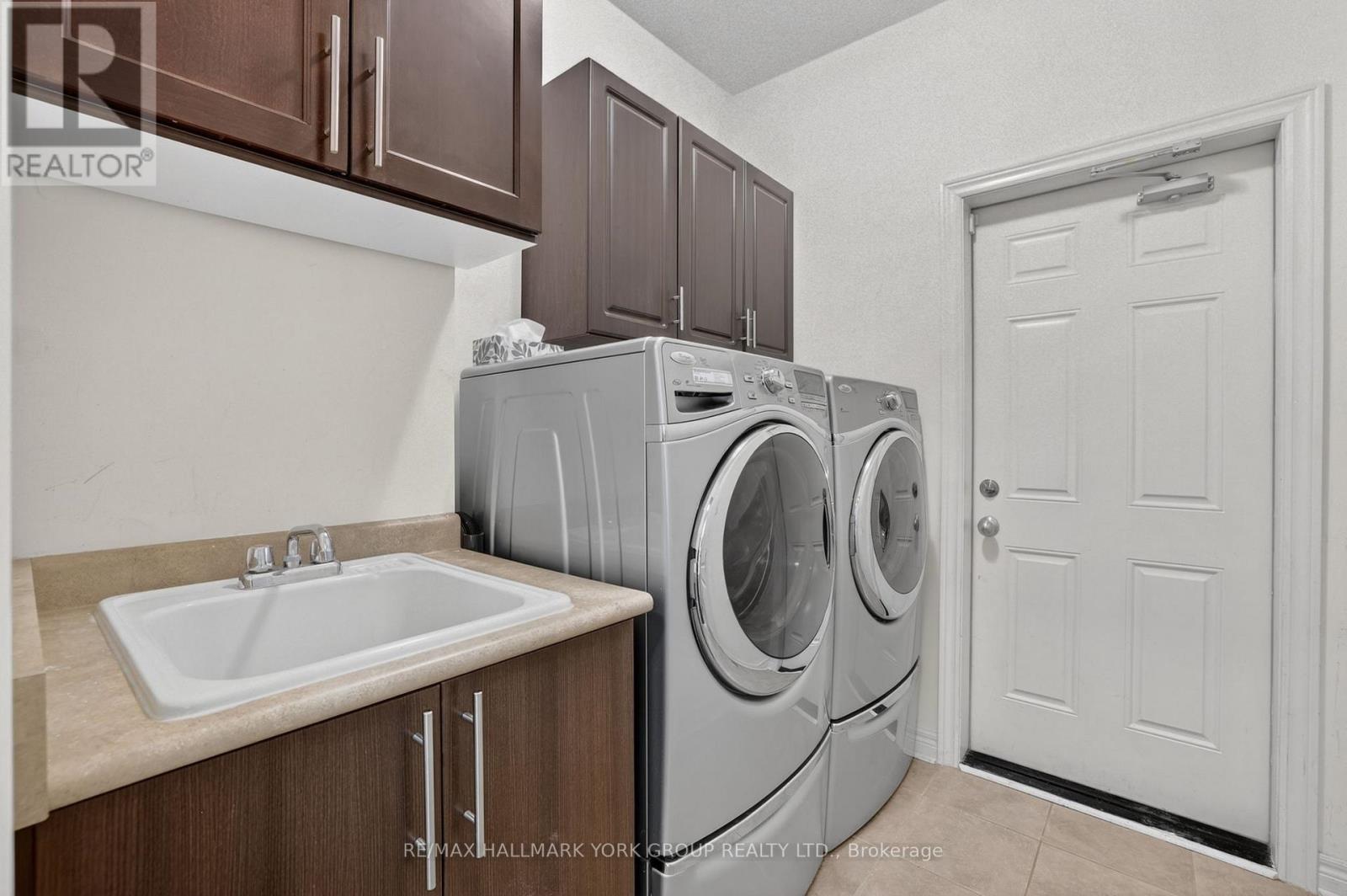 35 Amberwing Landing, Bradford West Gwillimbury, Ontario  L3Z 0H9 - Photo 18 - N12963096