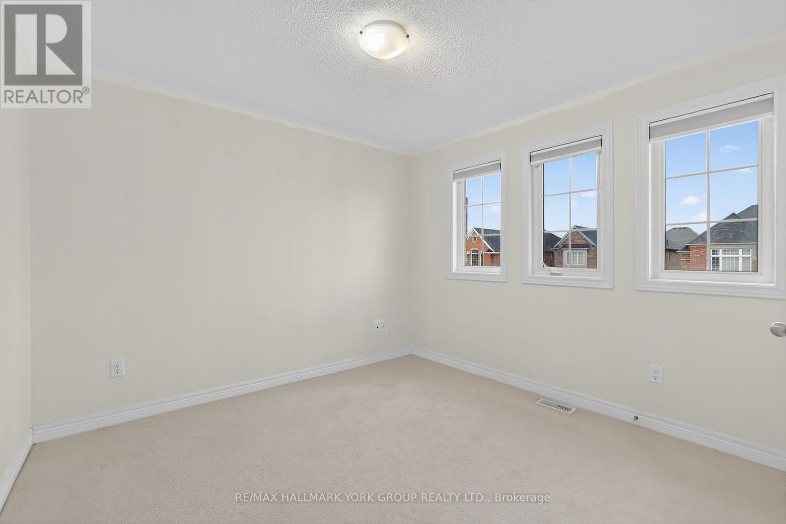 35 Amberwing Landing, Bradford West Gwillimbury, Ontario  L3Z 0H9 - Photo 25 - N12963096