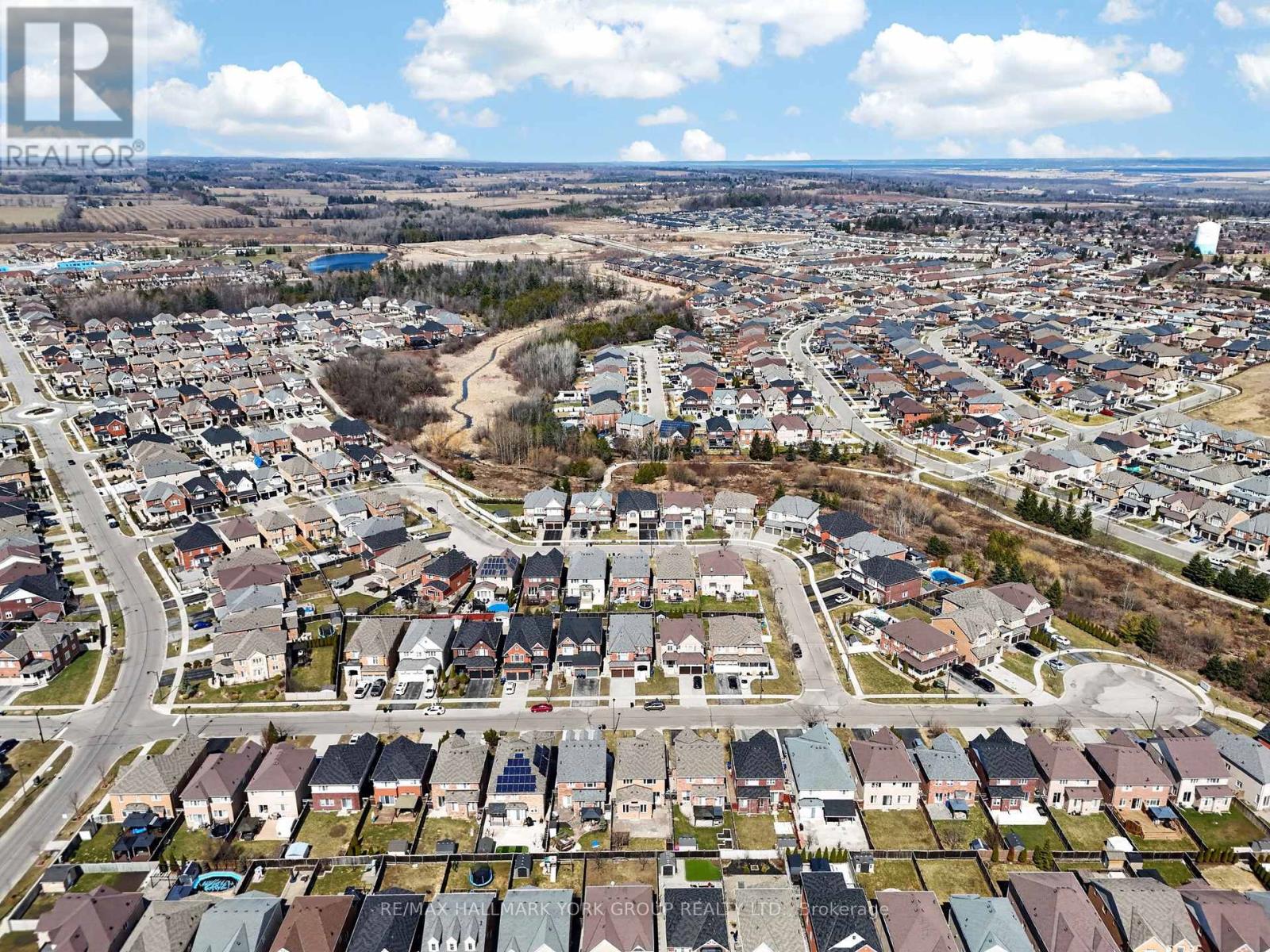 35 Amberwing Landing, Bradford West Gwillimbury, Ontario  L3Z 0H9 - Photo 49 - N12963096