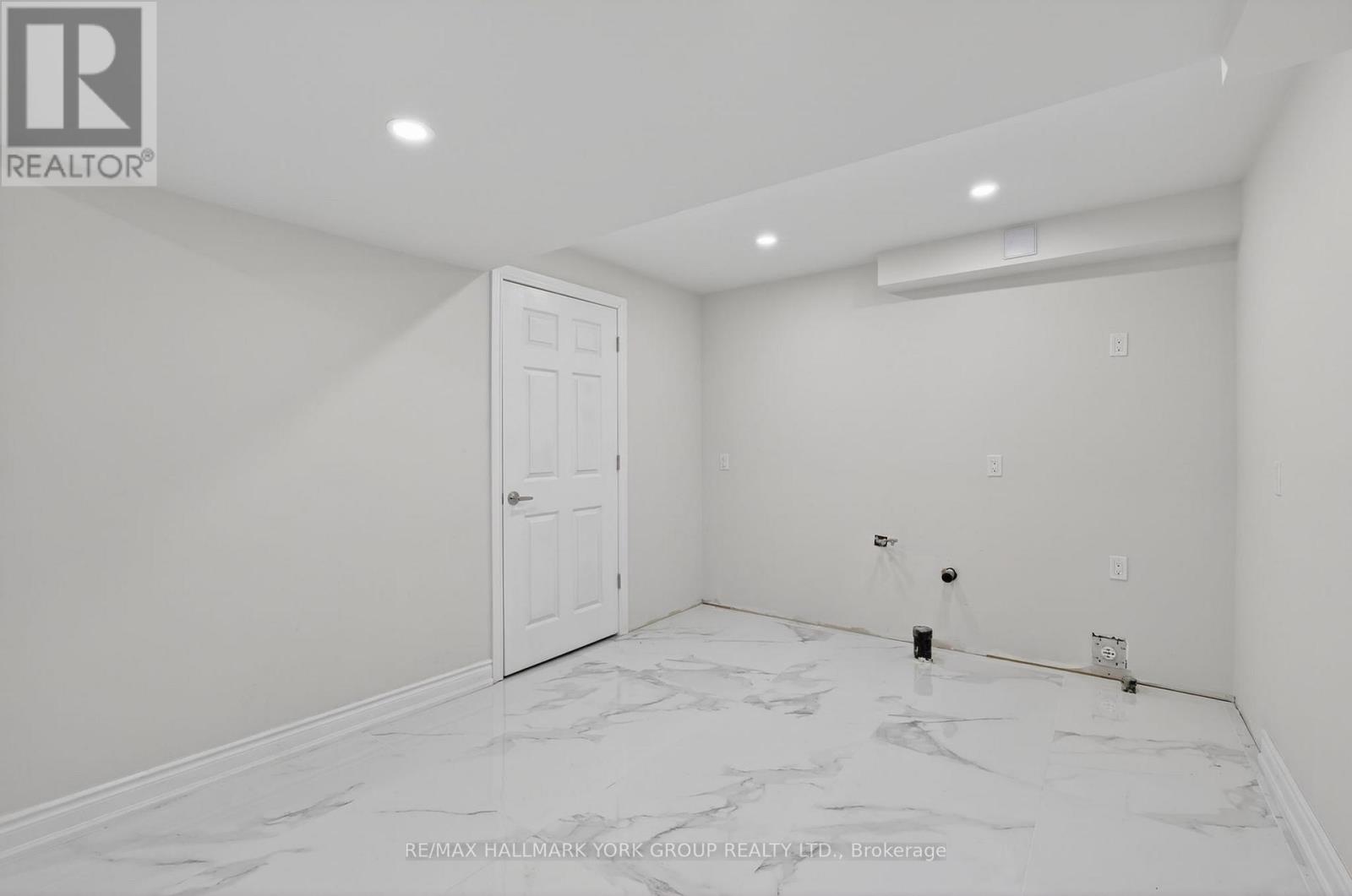 35 Amberwing Landing, Bradford West Gwillimbury, Ontario  L3Z 0H9 - Photo 34 - N12963096