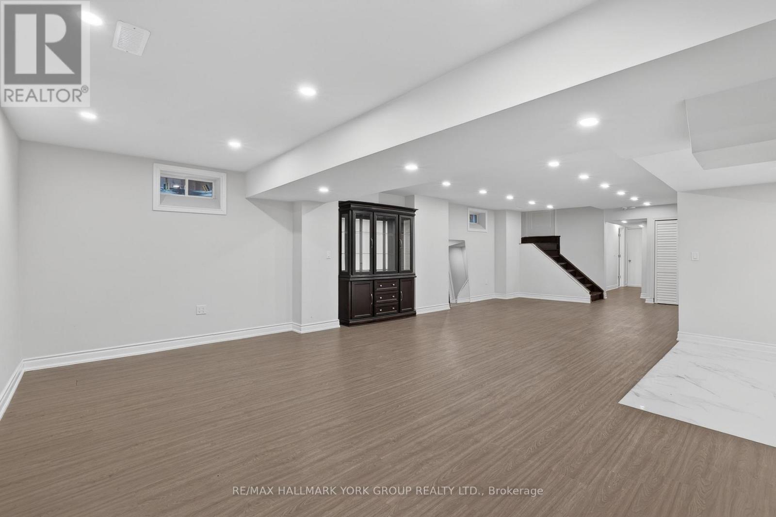 35 Amberwing Landing, Bradford West Gwillimbury, Ontario  L3Z 0H9 - Photo 32 - N12963096