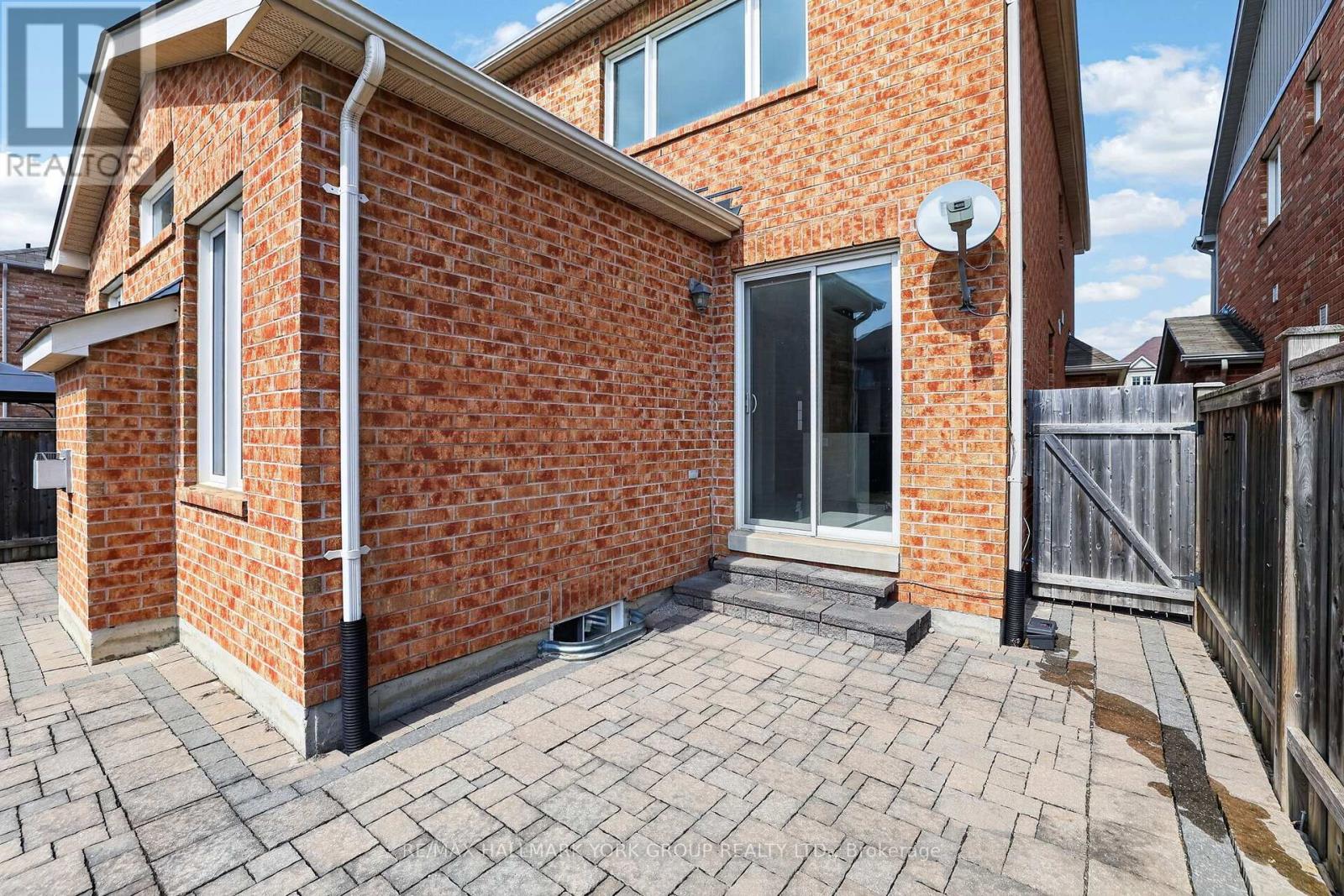 35 Amberwing Landing, Bradford West Gwillimbury, Ontario  L3Z 0H9 - Photo 36 - N12963096