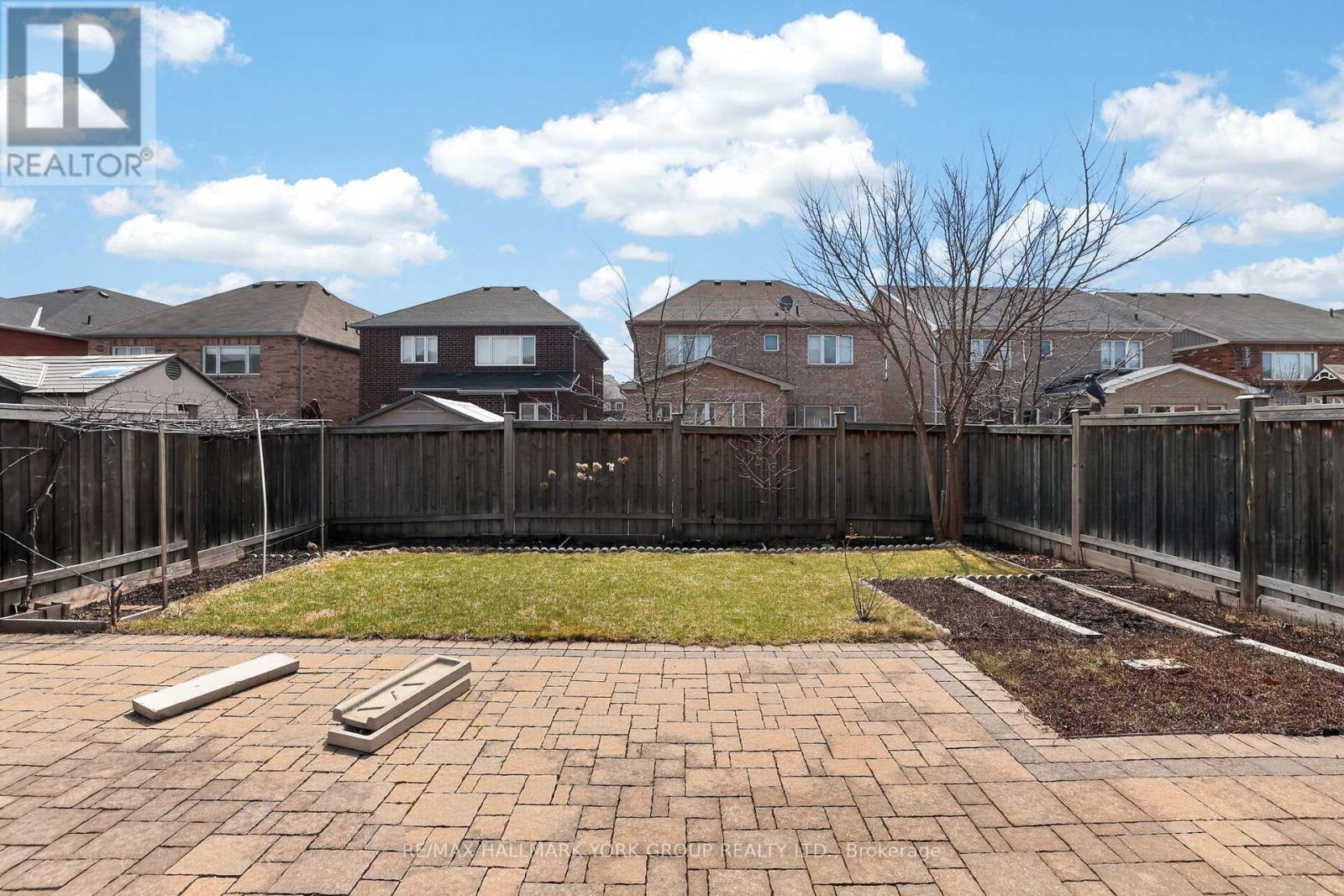 35 Amberwing Landing, Bradford West Gwillimbury, Ontario  L3Z 0H9 - Photo 38 - N12963096