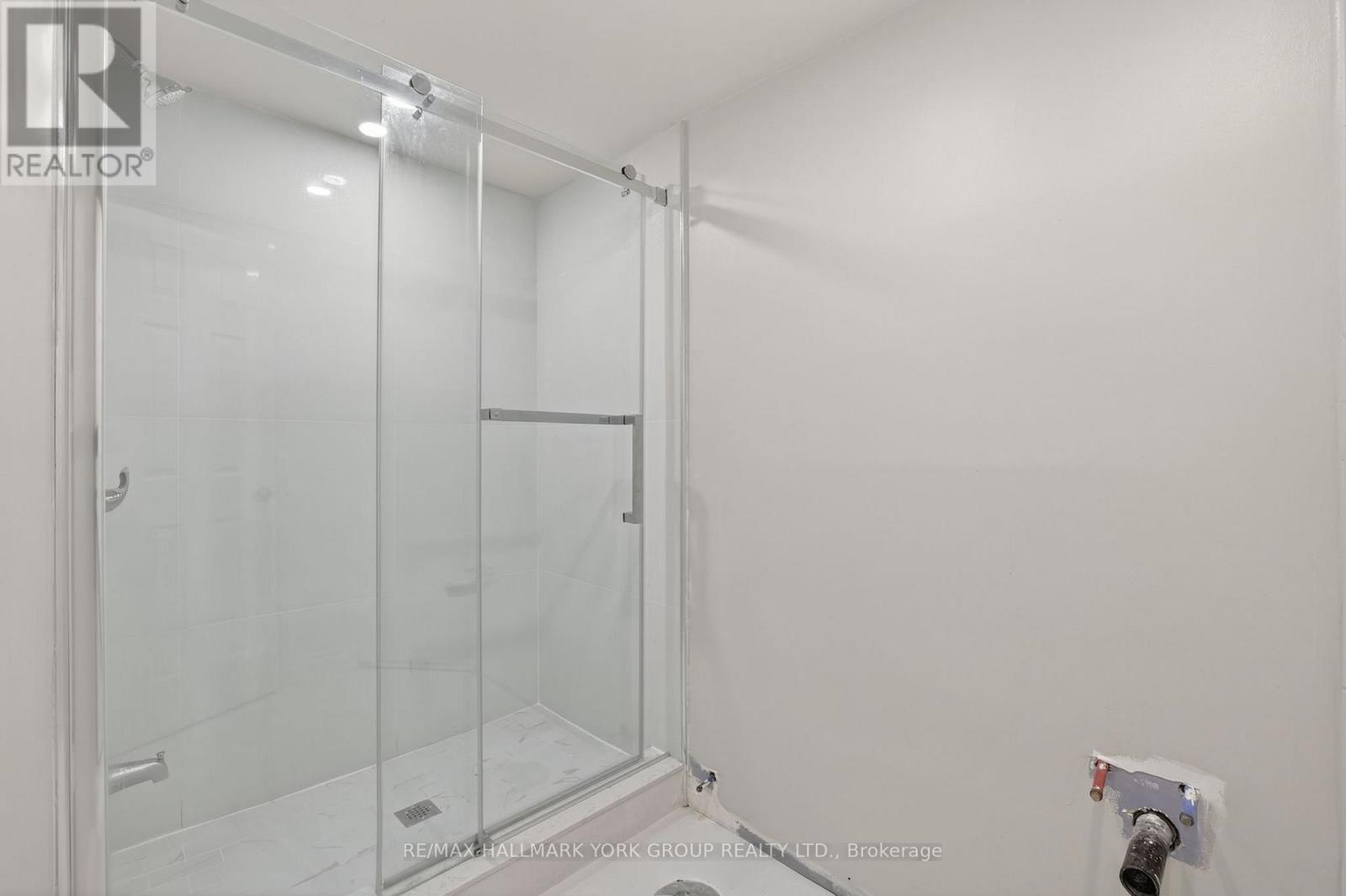 35 Amberwing Landing, Bradford West Gwillimbury, Ontario  L3Z 0H9 - Photo 35 - N12963096