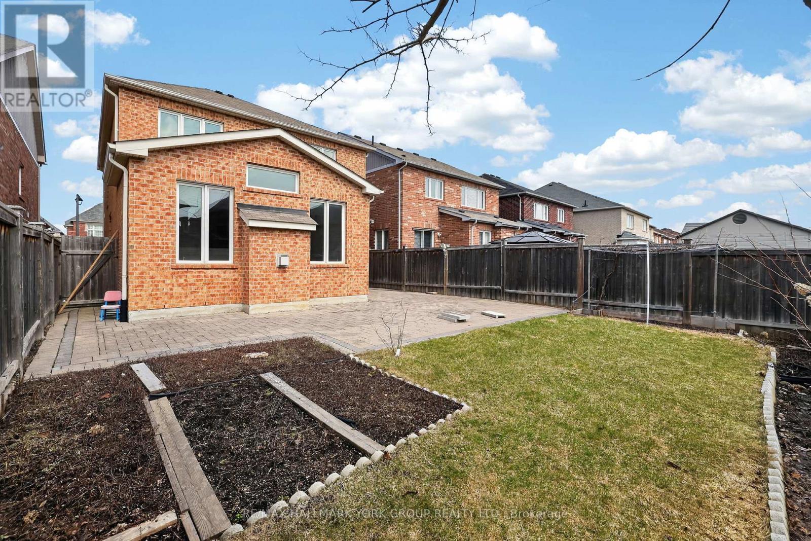 35 Amberwing Landing, Bradford West Gwillimbury, Ontario  L3Z 0H9 - Photo 40 - N12963096