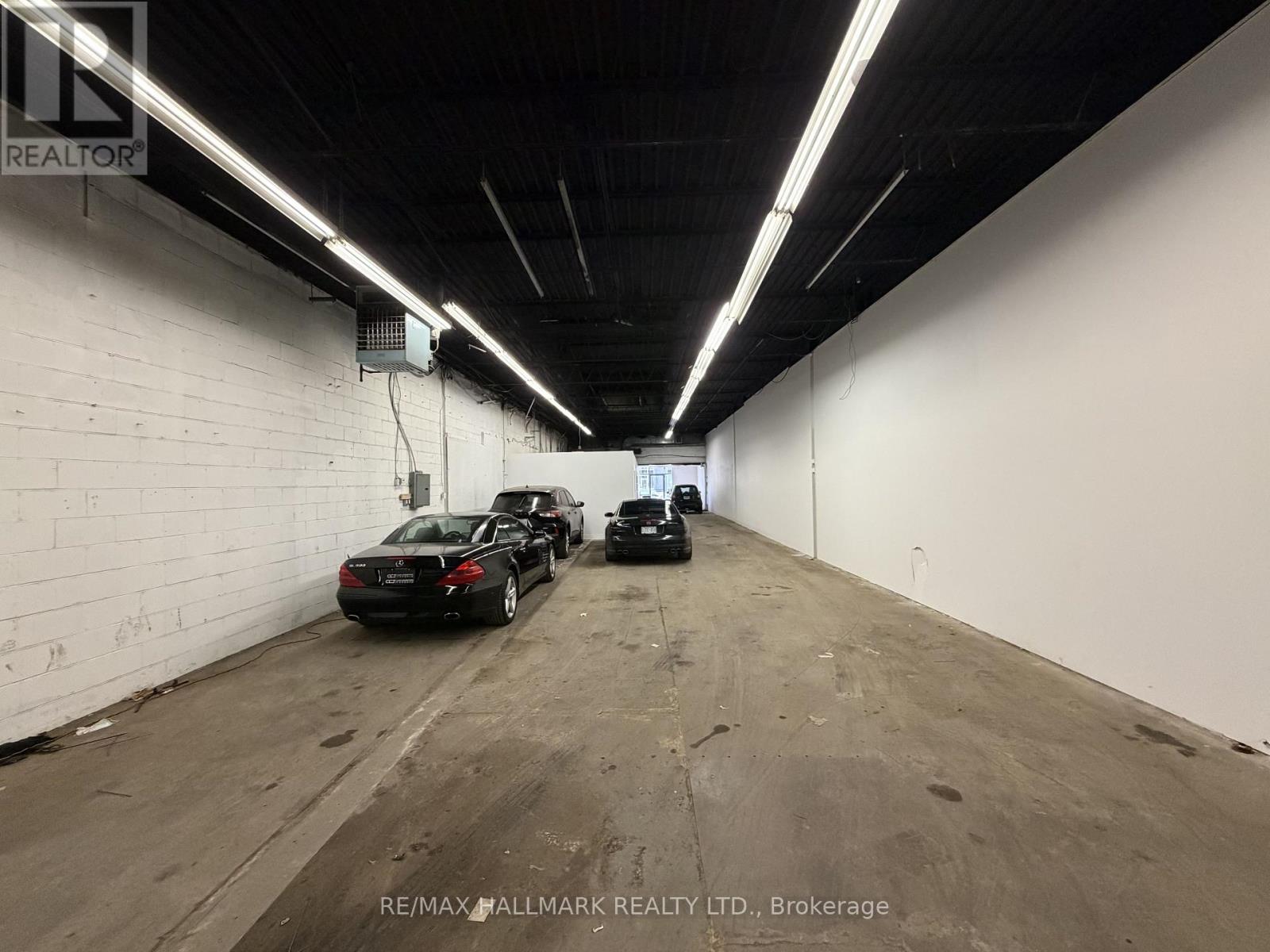 1101 Finch Avenue W, Toronto, Ontario  M3J 2C9 - Photo 4 - W12777406