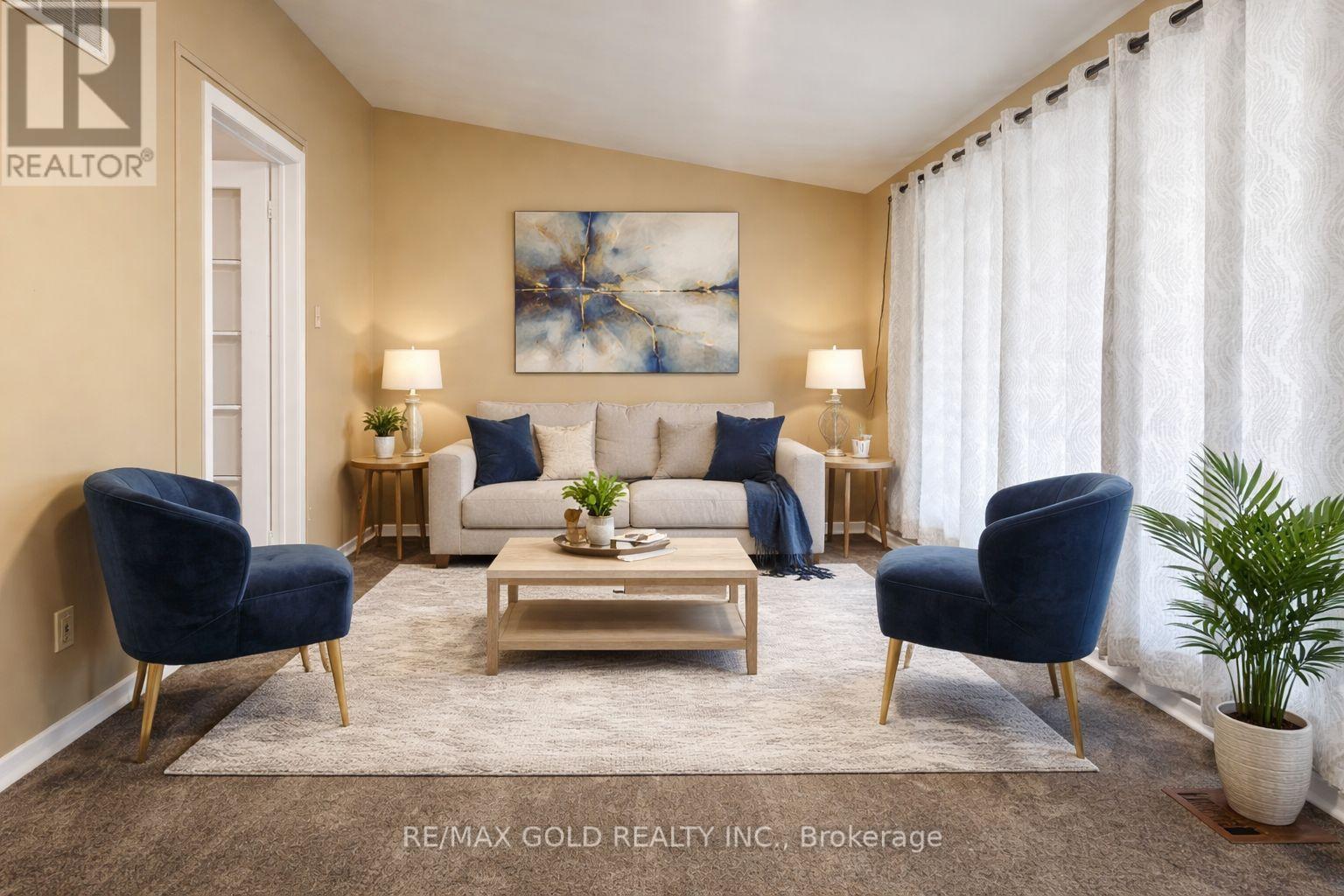 7681 Redstone Road, Mississauga (Malton), Ontario  L4T 2B7 - Photo 9 - W12979418