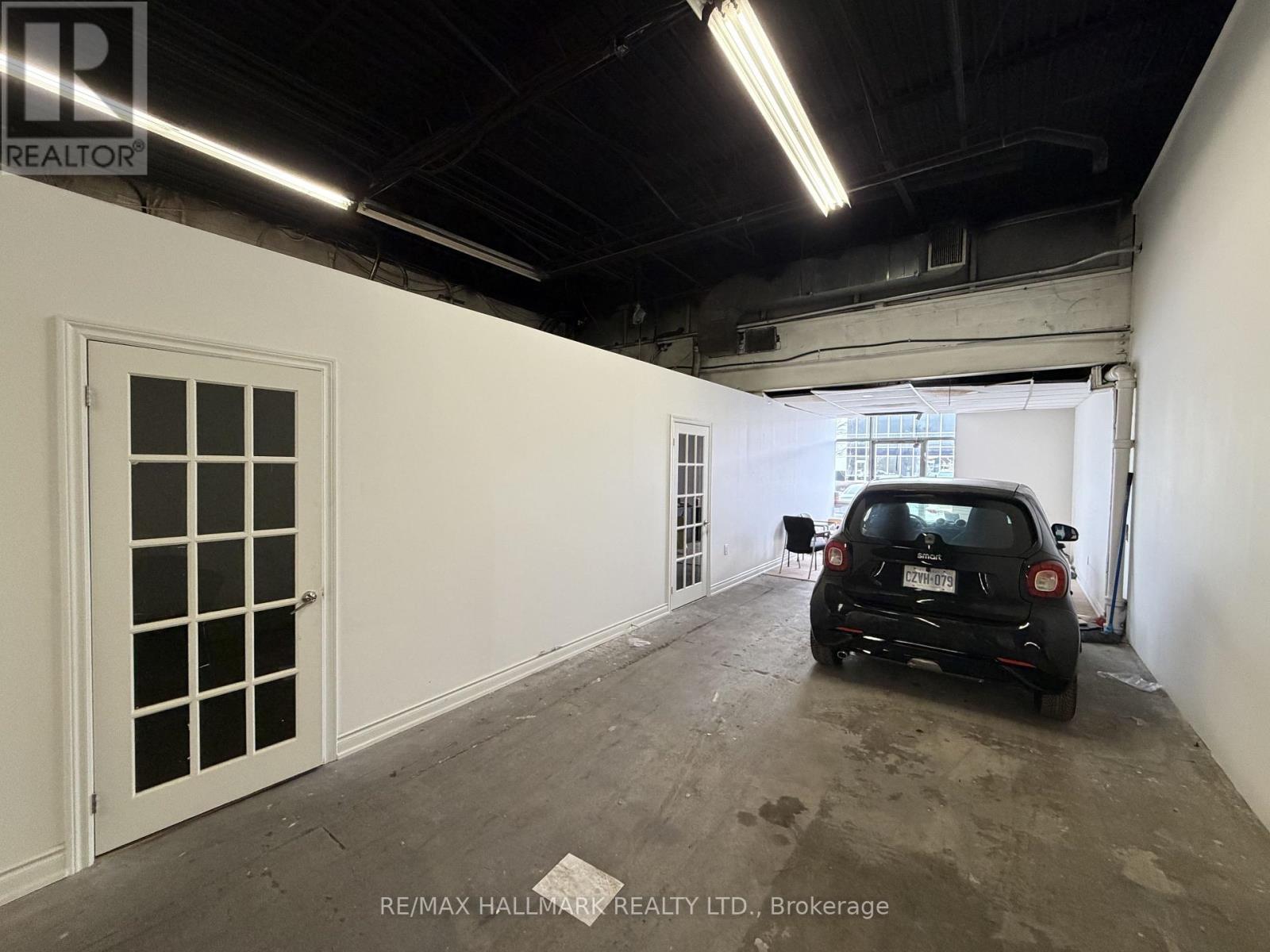 1101 Finch Avenue W, Toronto, Ontario  M3J 2C9 - Photo 6 - W12777406