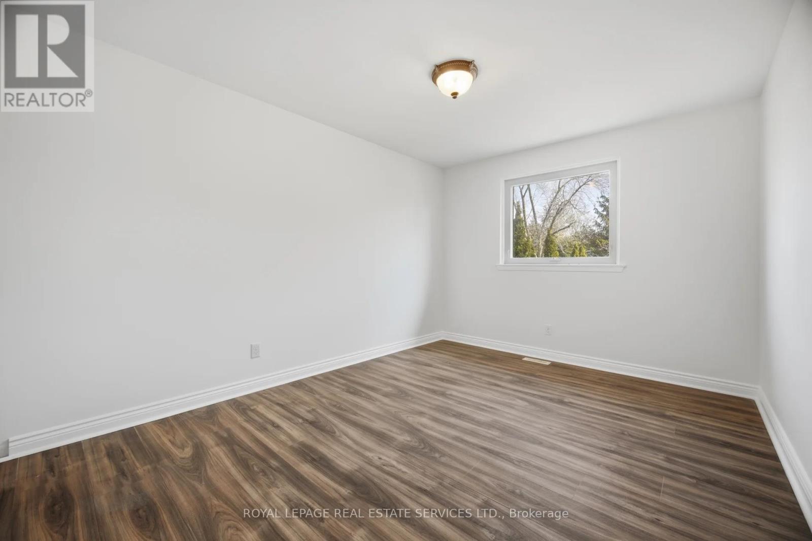 142 Osborne Crescent Nw, Oakville, Ontario  L6M 1G1 - Photo 17 - W12982136