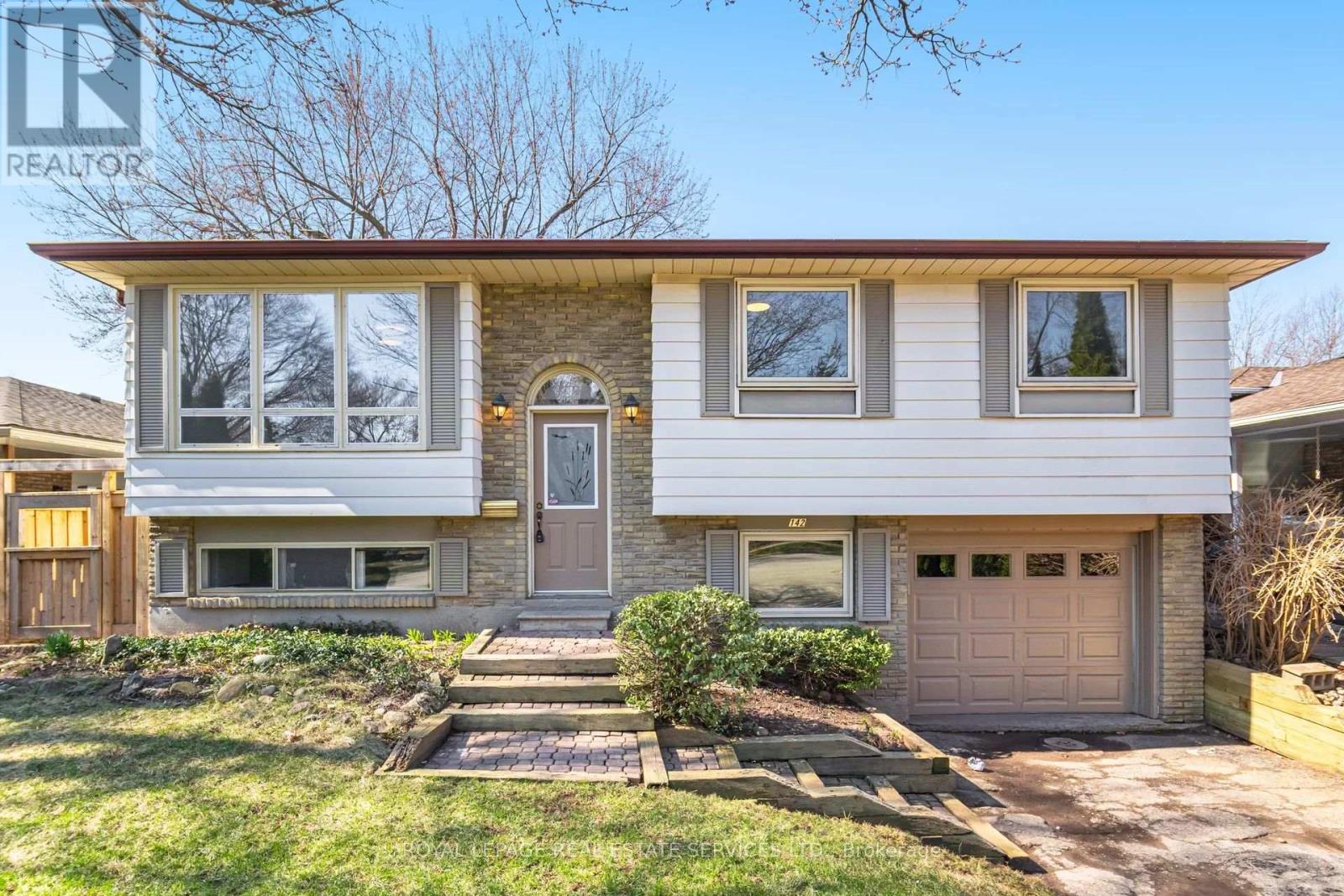 142 OSBORNE CRESCENT NW, Oakville, Ontario