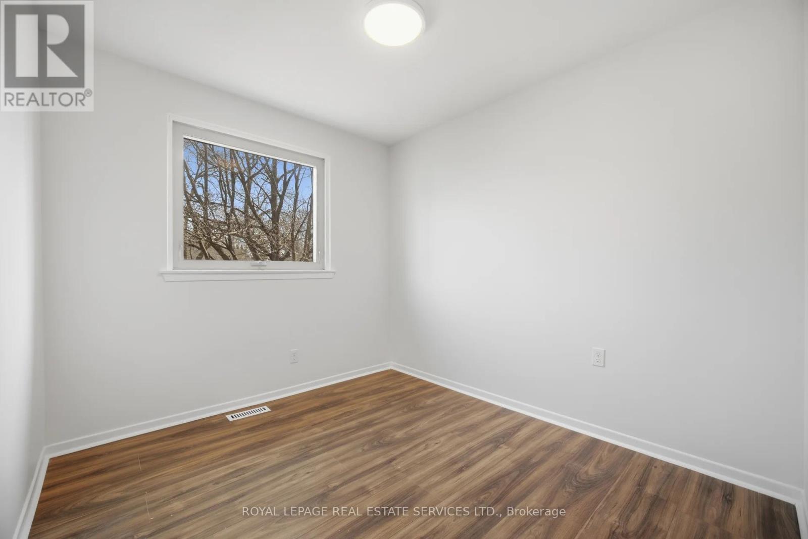 142 Osborne Crescent Nw, Oakville, Ontario  L6M 1G1 - Photo 20 - W12982136