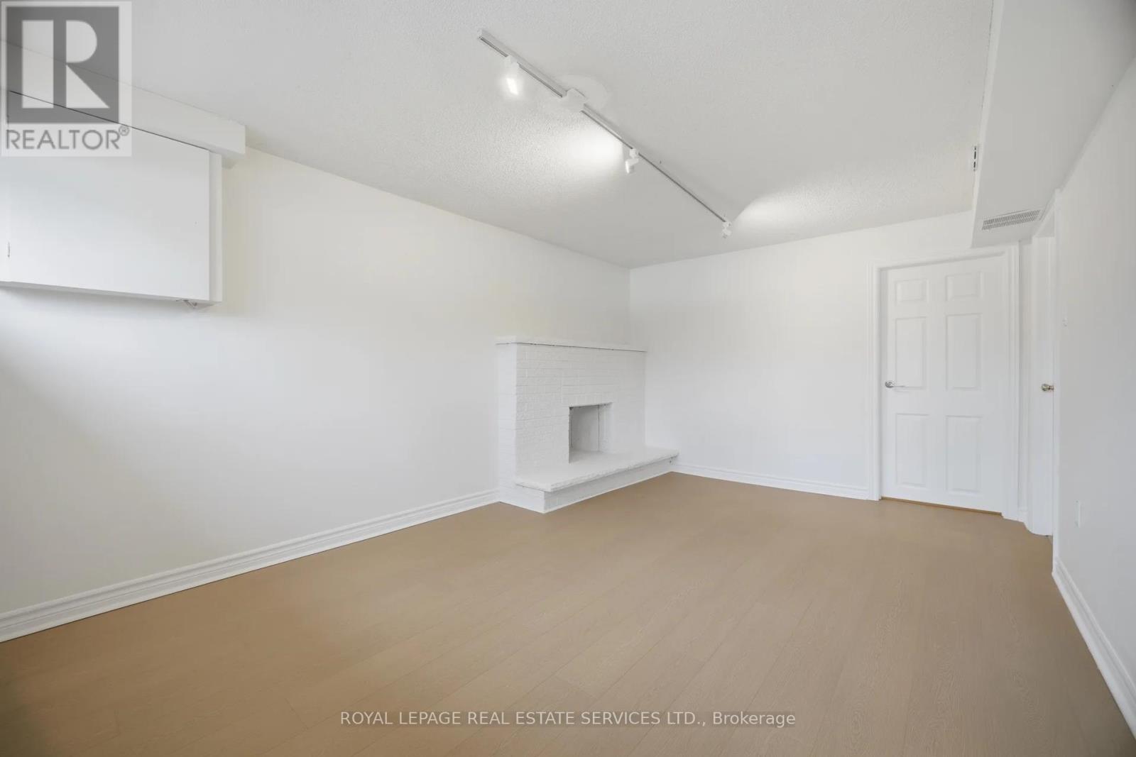 142 Osborne Crescent Nw, Oakville, Ontario  L6M 1G1 - Photo 32 - W12982136