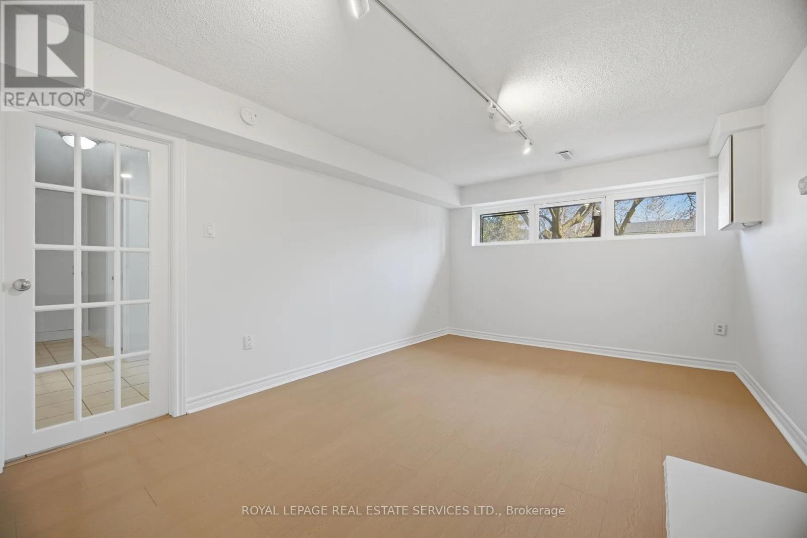 142 Osborne Crescent Nw, Oakville, Ontario  L6M 1G1 - Photo 31 - W12982136