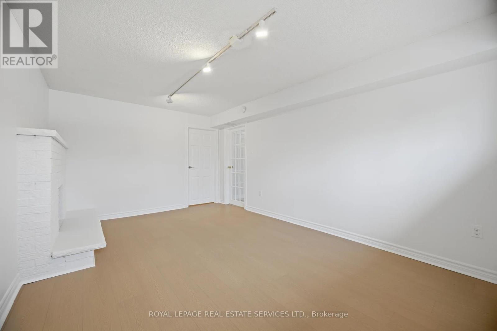 142 Osborne Crescent Nw, Oakville, Ontario  L6M 1G1 - Photo 34 - W12982136