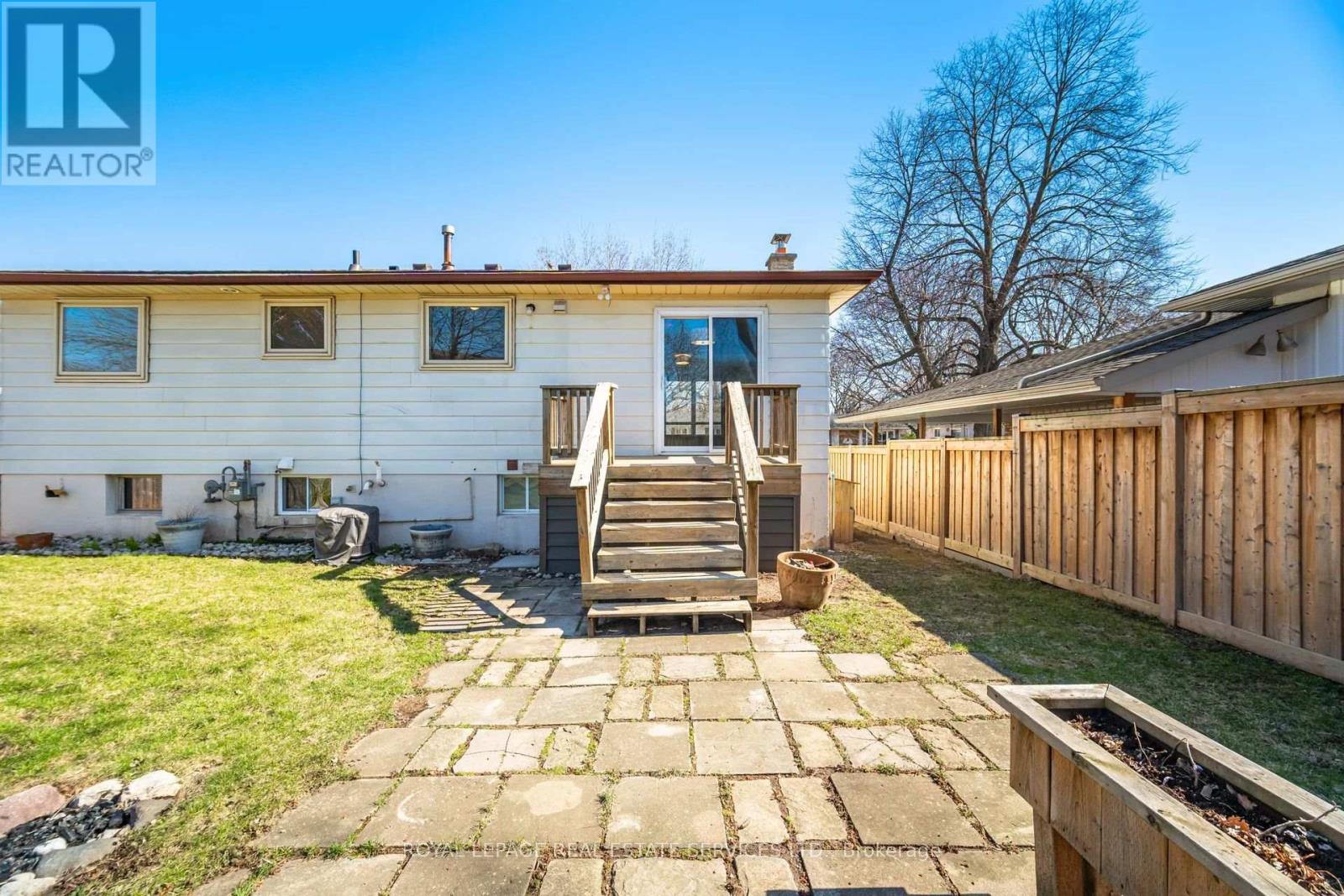 142 Osborne Crescent Nw, Oakville, Ontario  L6M 1G1 - Photo 46 - W12982136