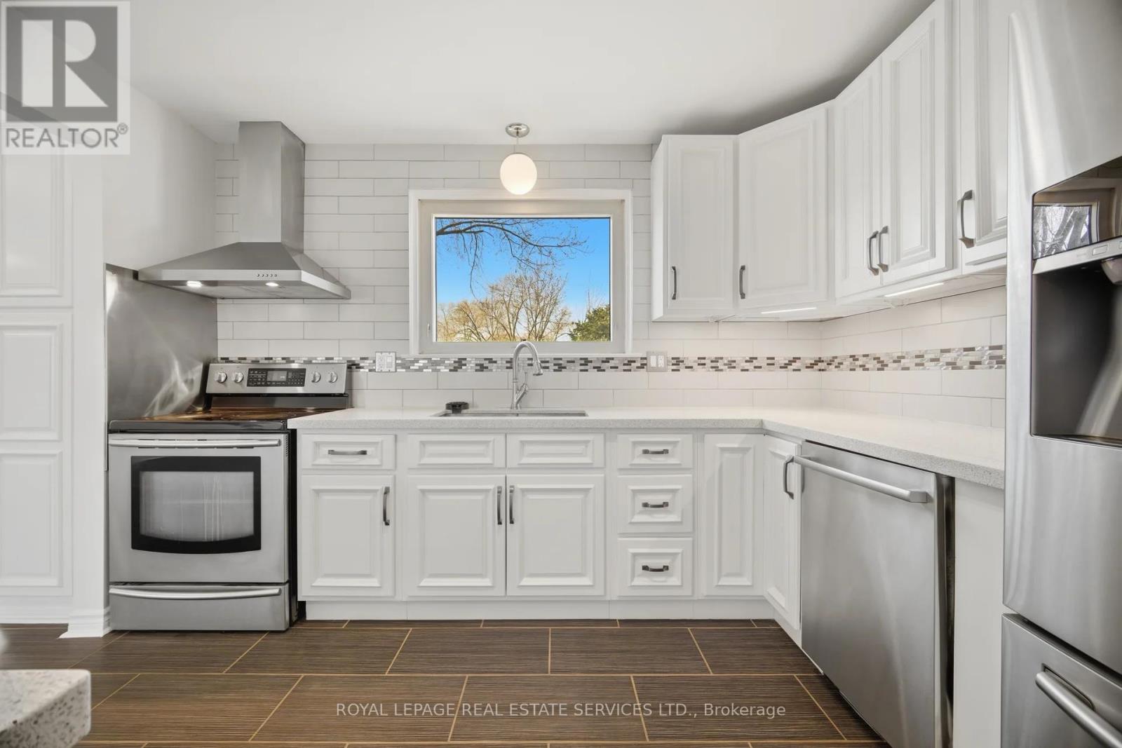 142 Osborne Crescent Nw, Oakville, Ontario  L6M 1G1 - Photo 15 - W12982136