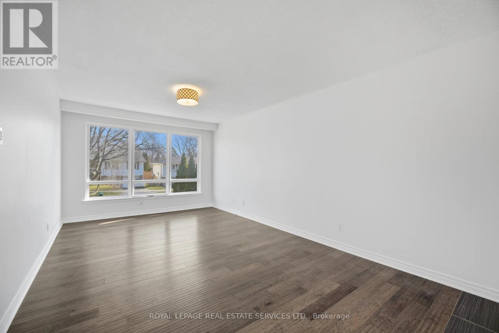 142 Osborne Crescent Nw, Oakville, Ontario  L6M 1G1 - Photo 7 - W12982136