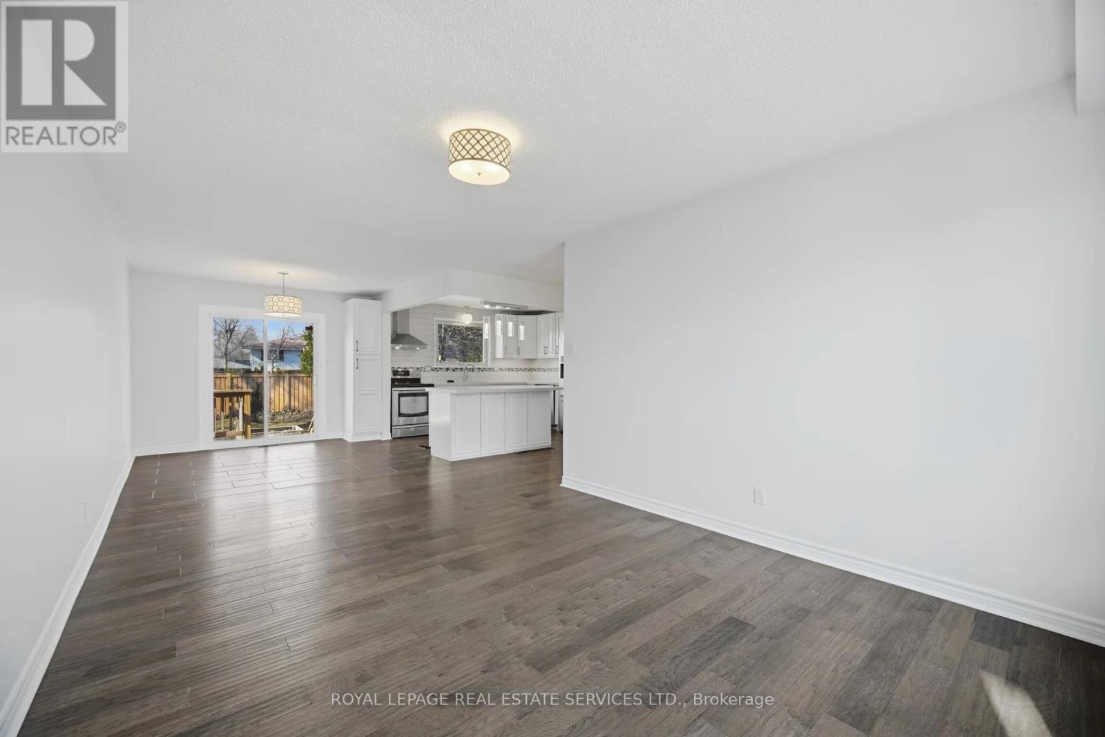 142 Osborne Crescent Nw, Oakville, Ontario  L6M 1G1 - Photo 8 - W12982136