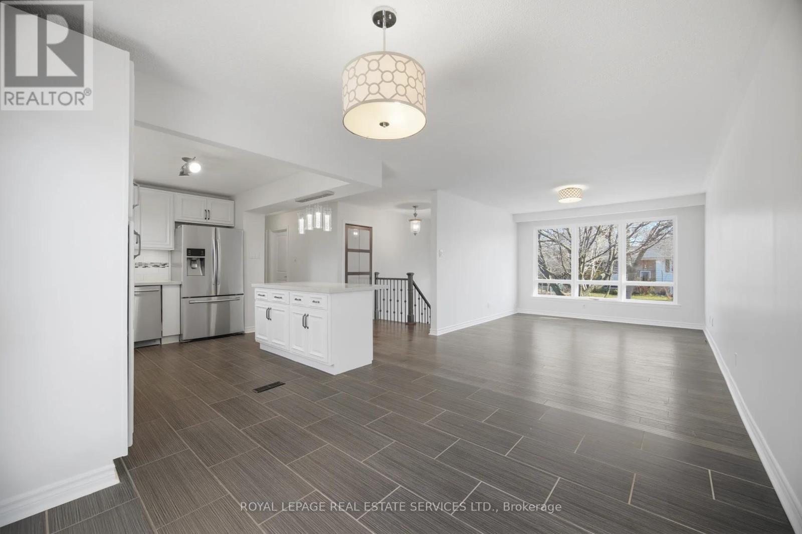 142 Osborne Crescent Nw, Oakville, Ontario  L6M 1G1 - Photo 9 - W12982136