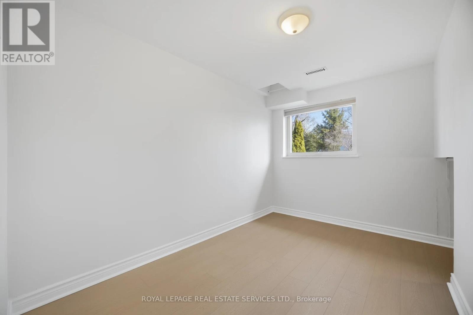 142 Osborne Crescent Nw, Oakville, Ontario  L6M 1G1 - Photo 38 - W12982136